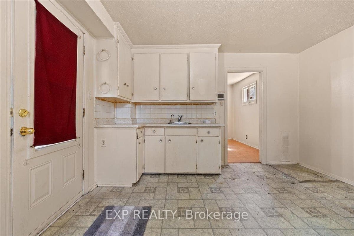 198 Hinchey Avenue photo 15