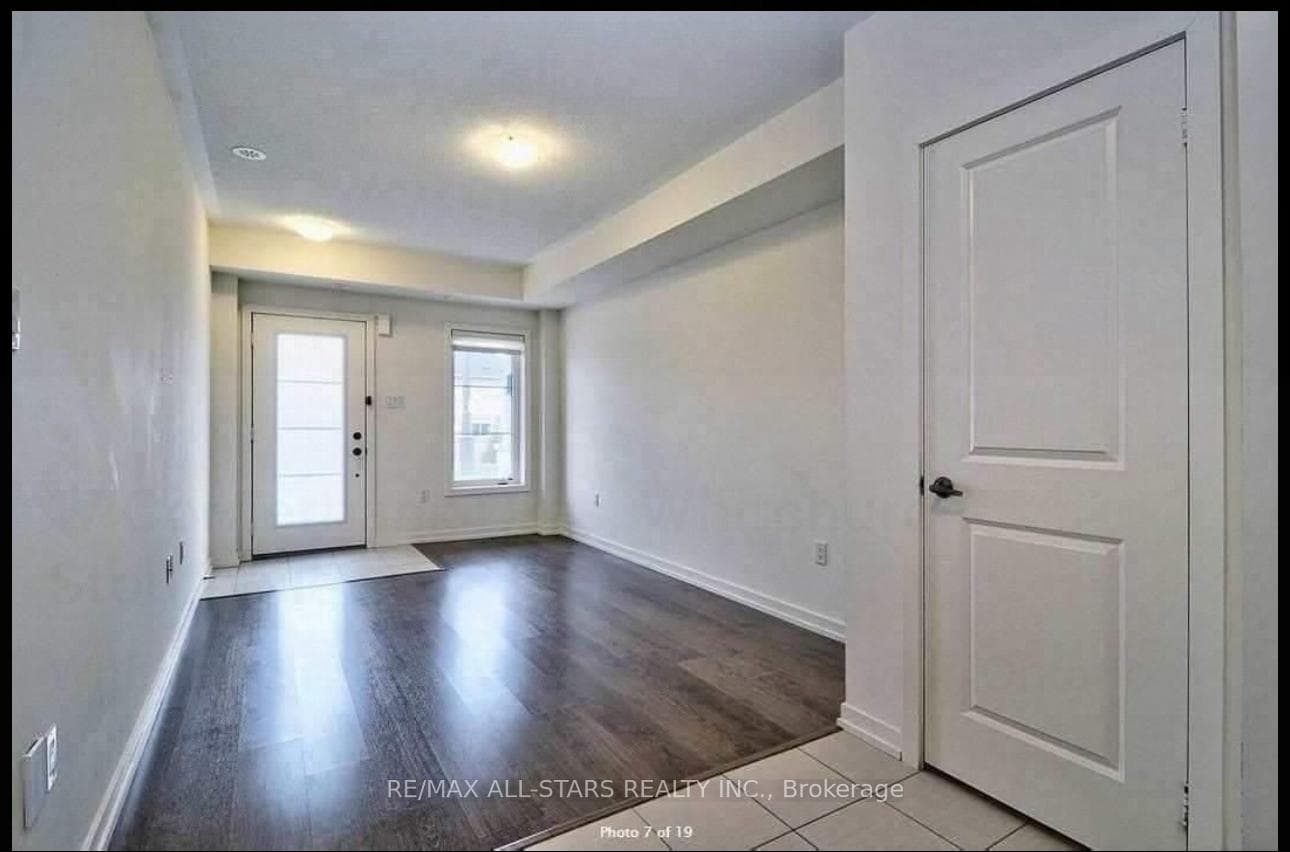 17 Cornerbank Crescent photo 9