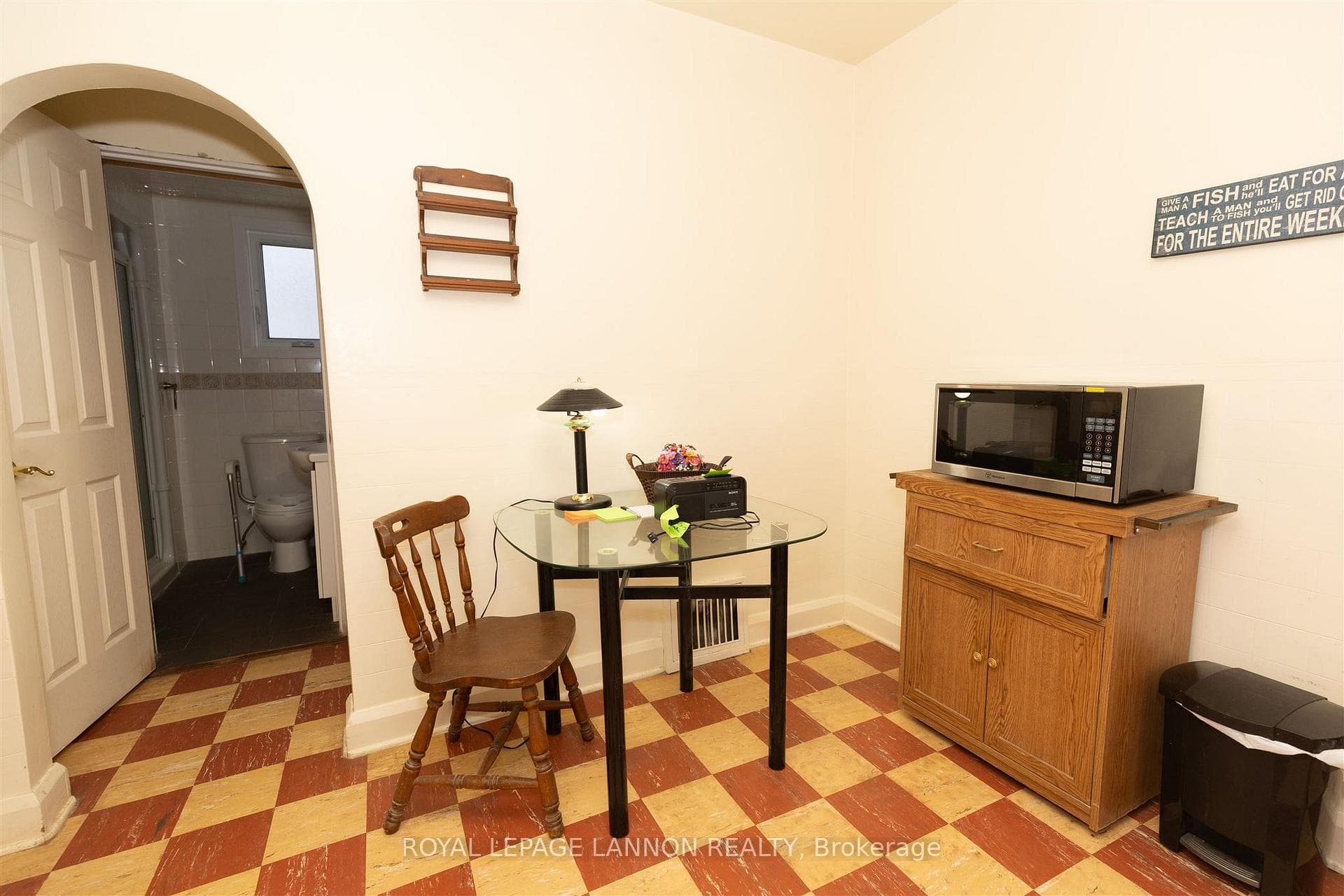 254 Egan Street photo 6