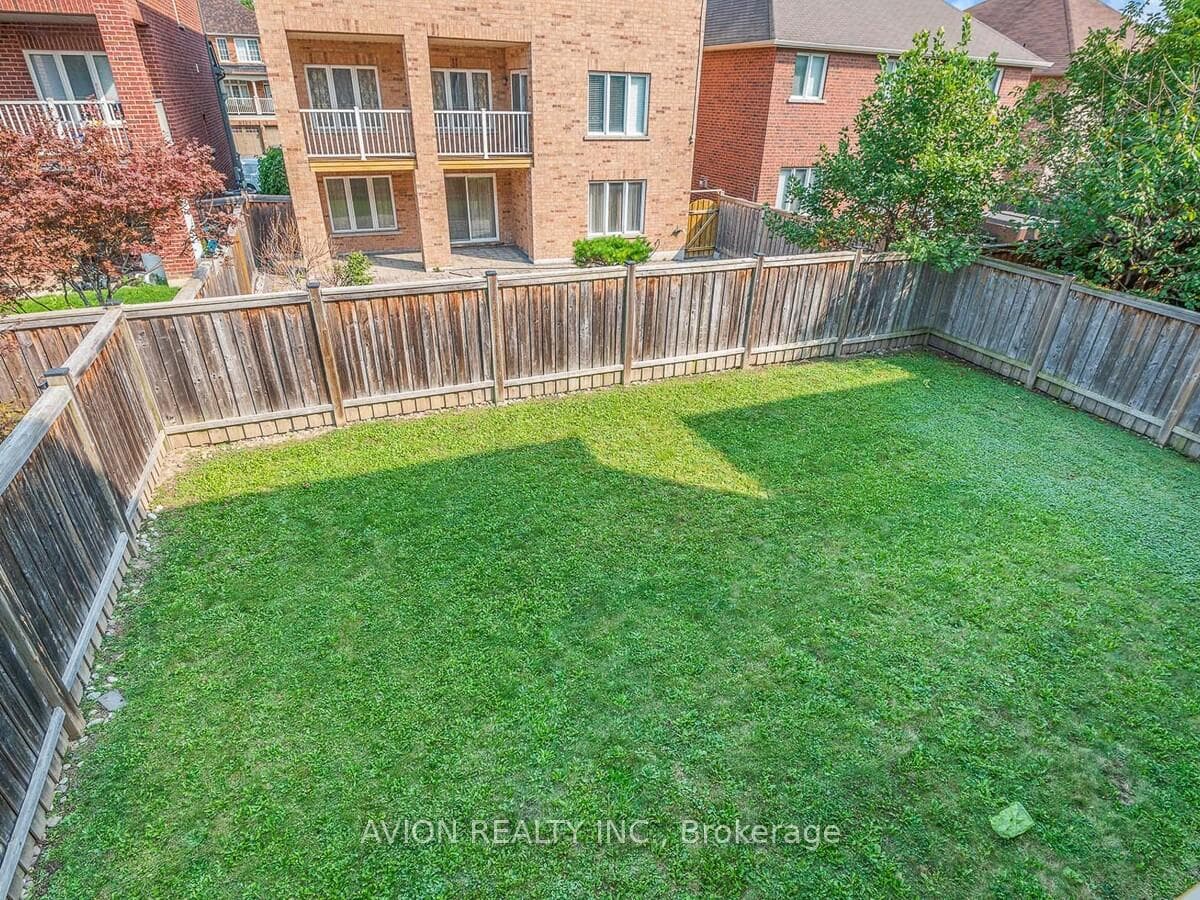 317 Thomas Cook Avenue photo 29