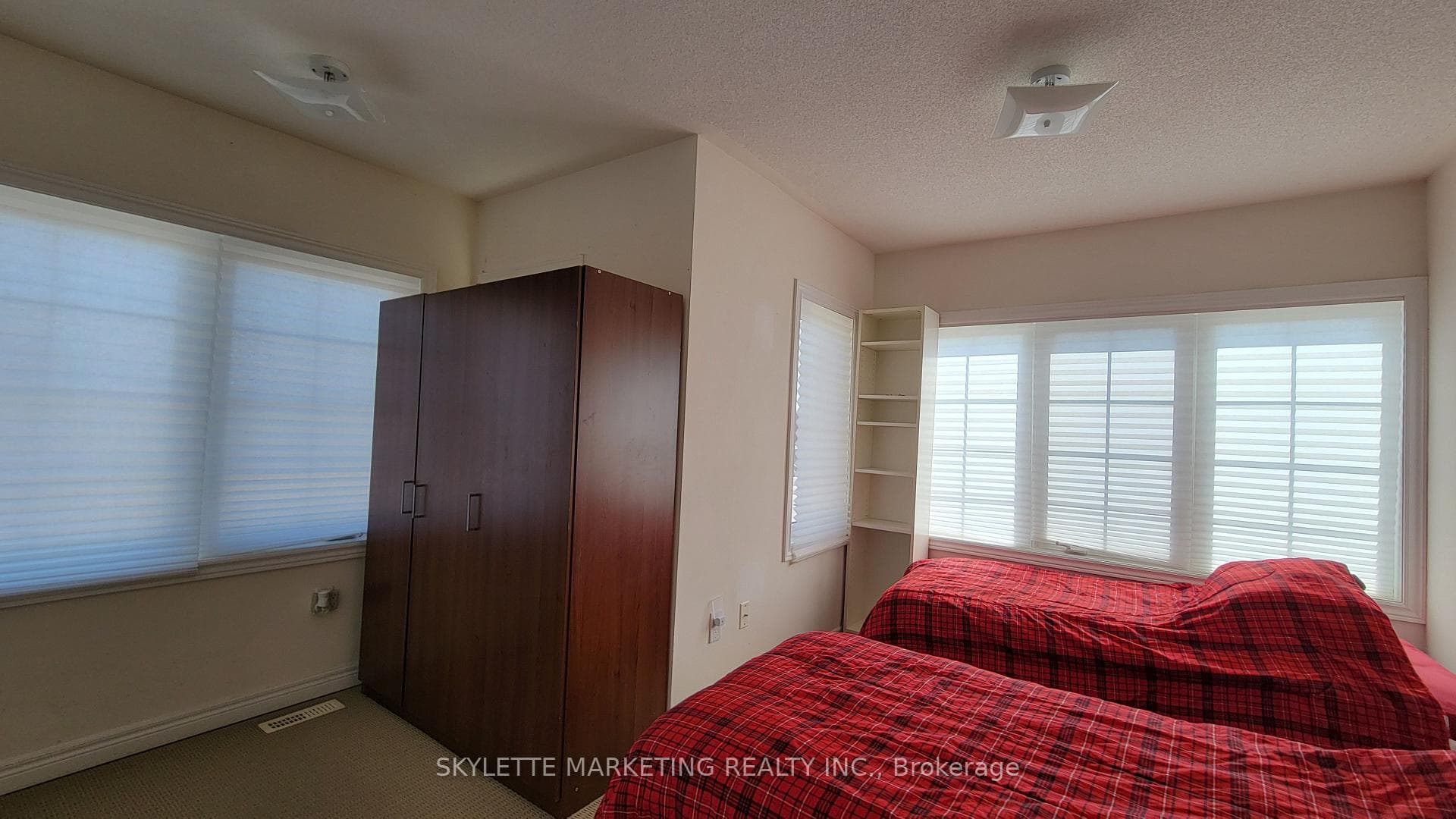 116 Yakefarm Boulevard photo 17