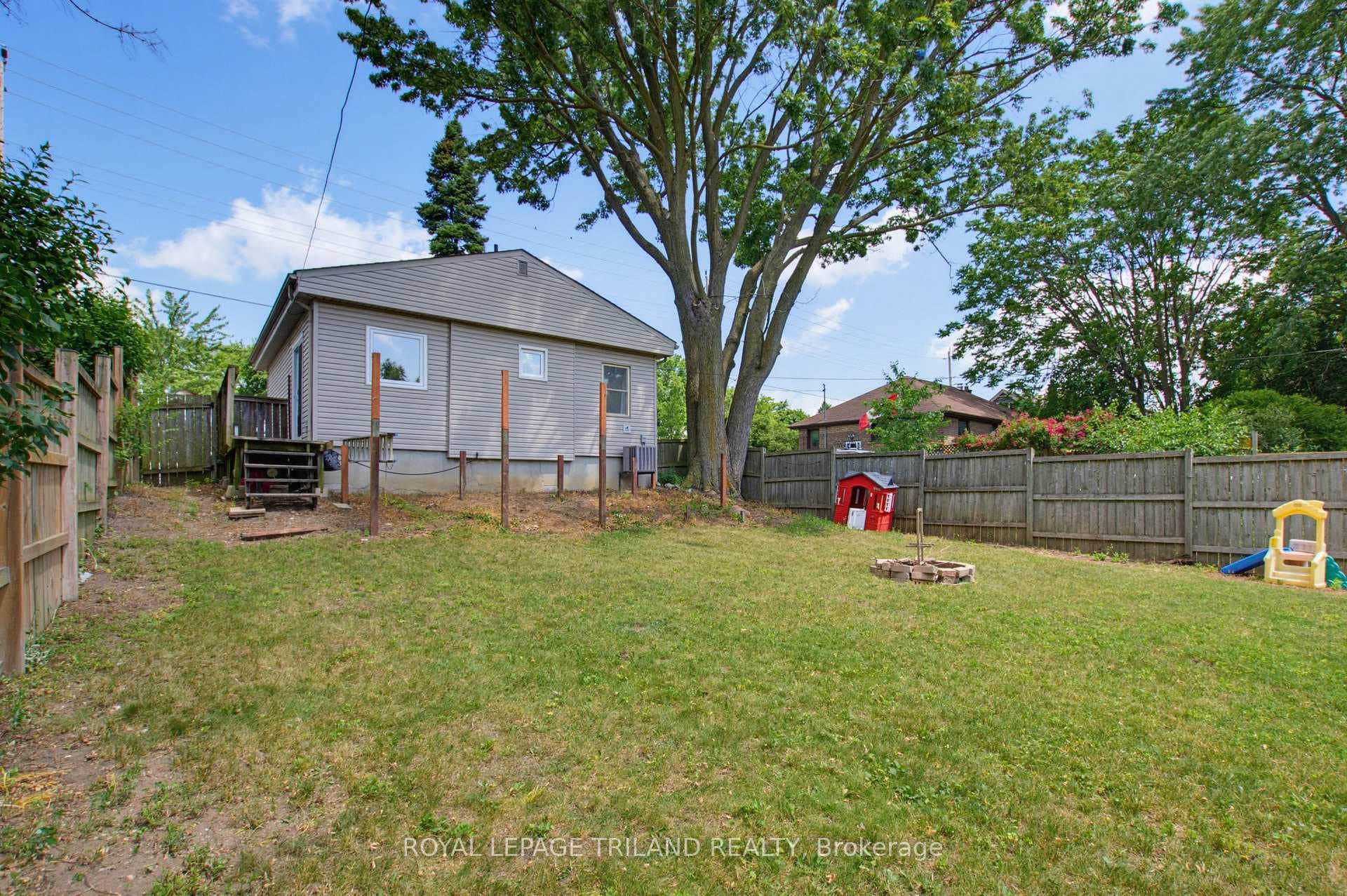 75 Connaught Avenue photo 25