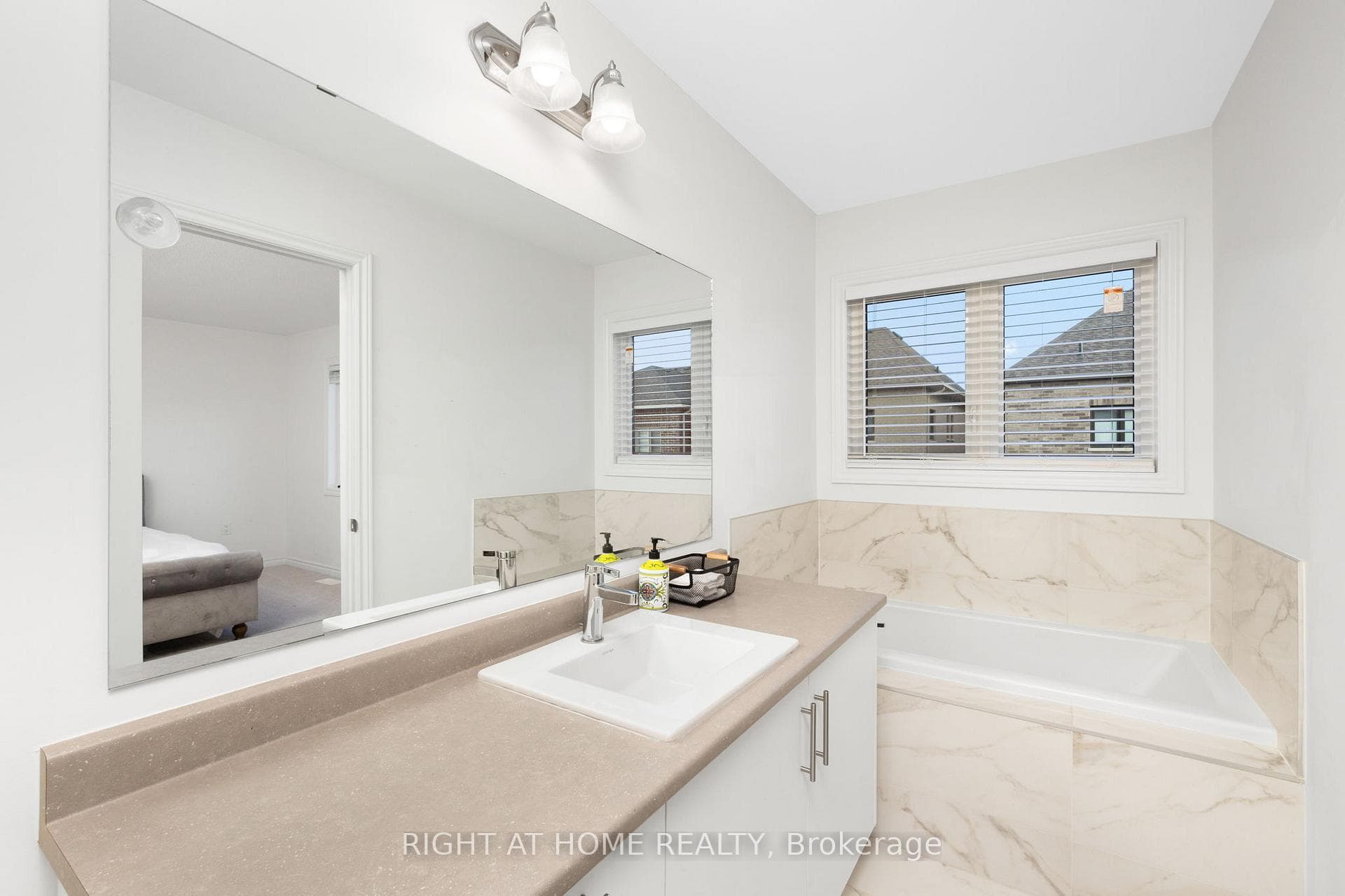 106 Laing Drive photo 20