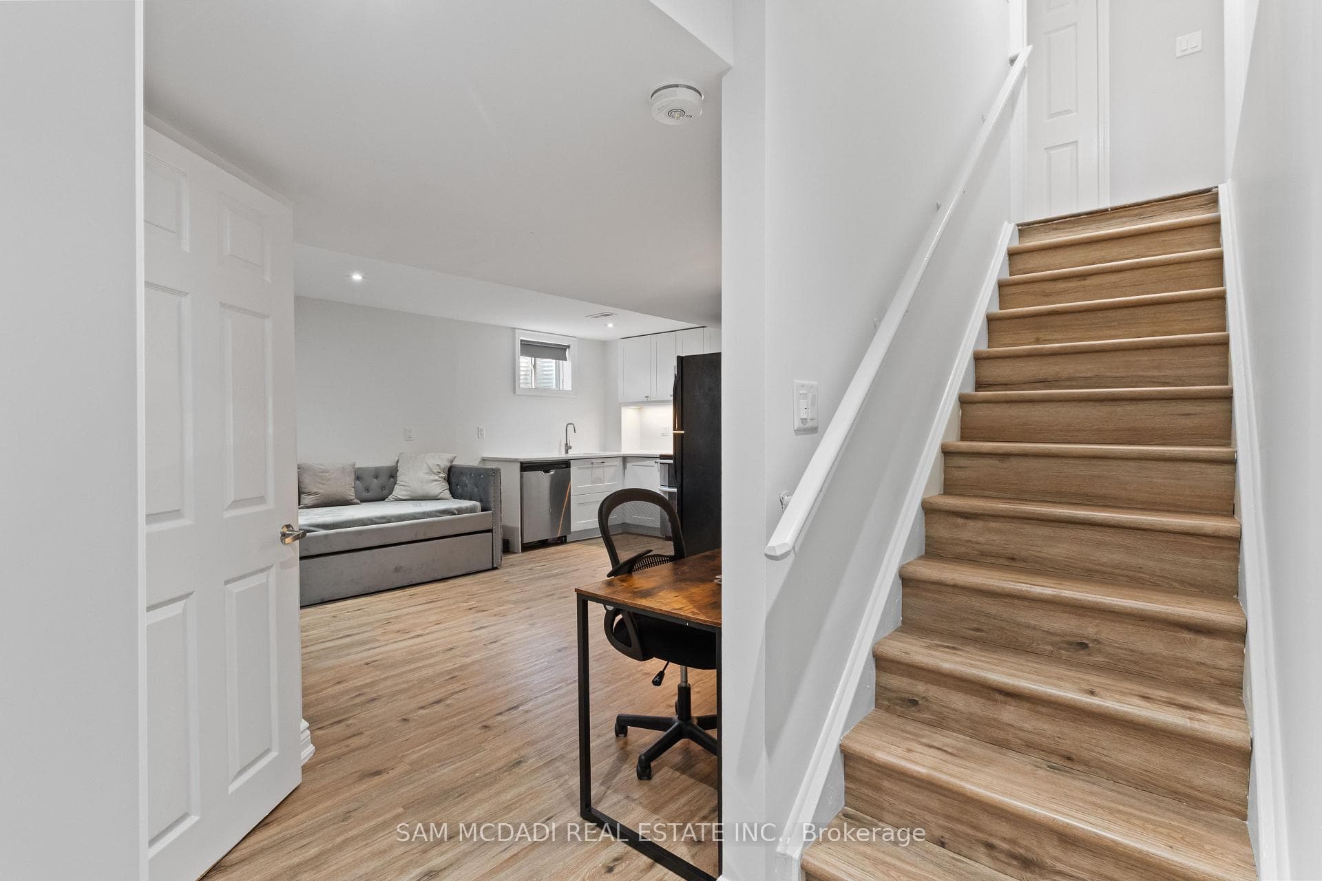 920 Clark Boulevard photo 29