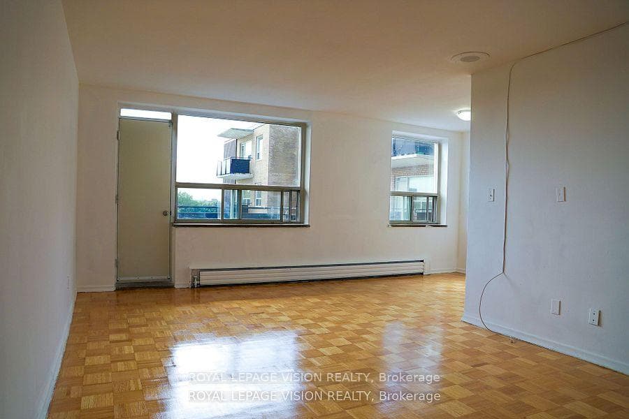1765 Lawrence Avenue Unit 607 photo 8