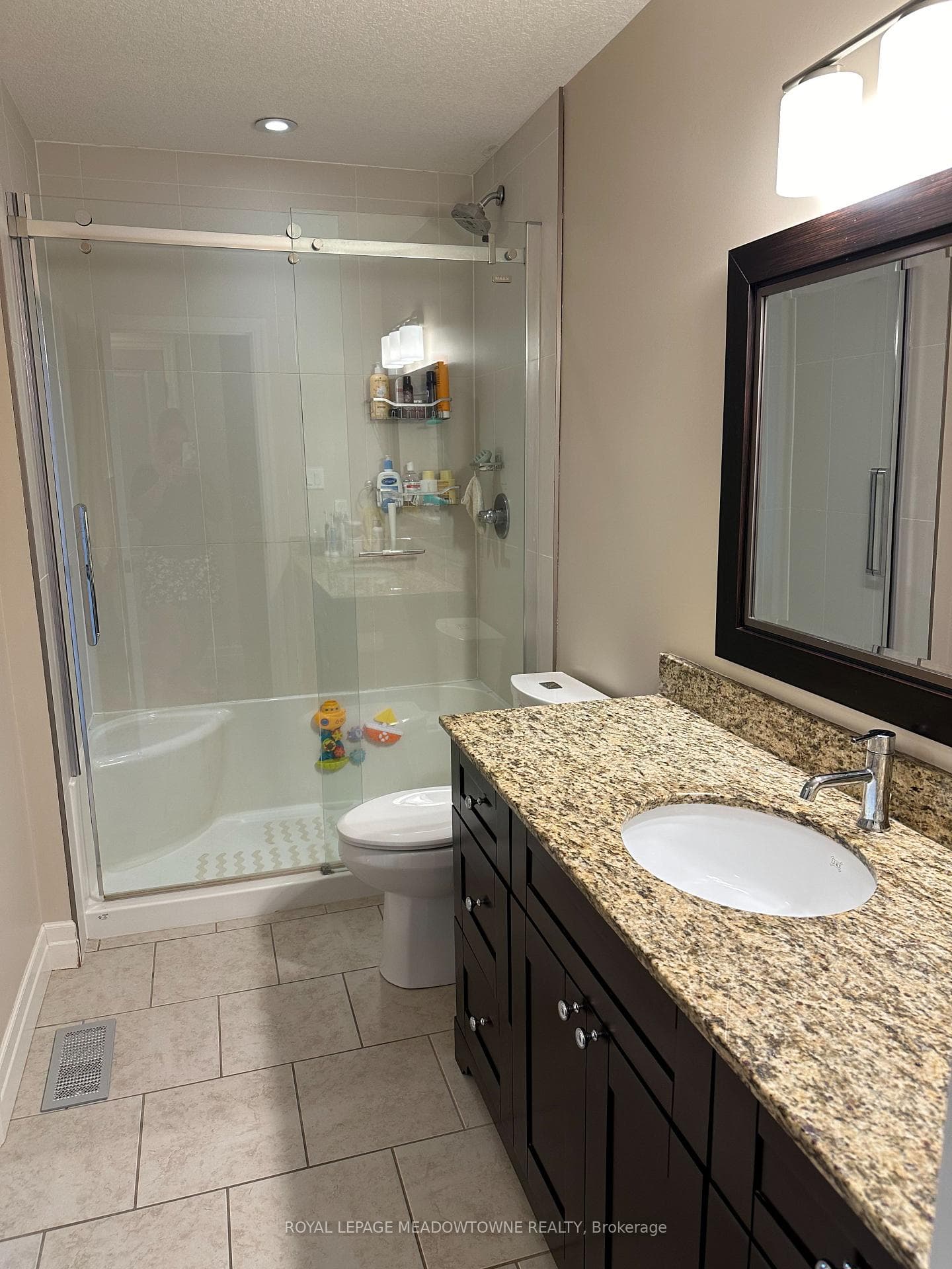 17 William Street Unit C photo 11