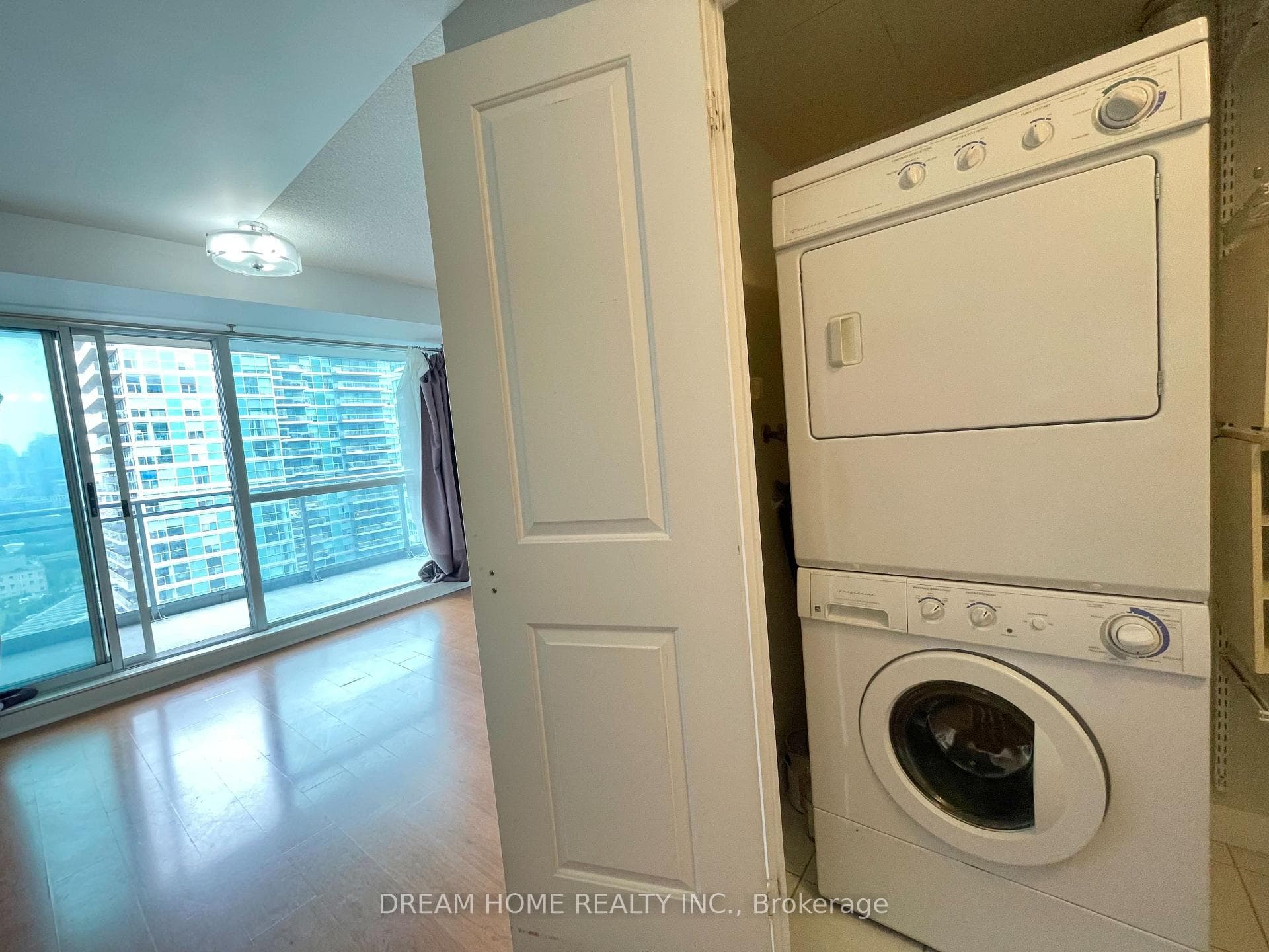 100 Western Battery Road Unit 1812 photo 3