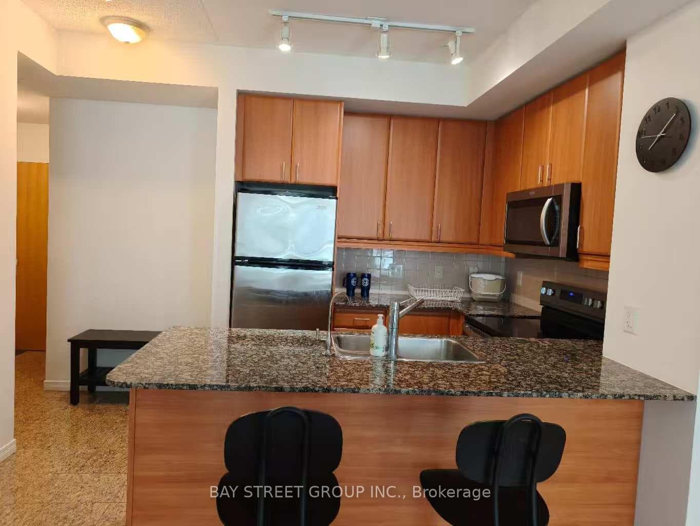 736 Spadina Avenue Unit 801 photo 7