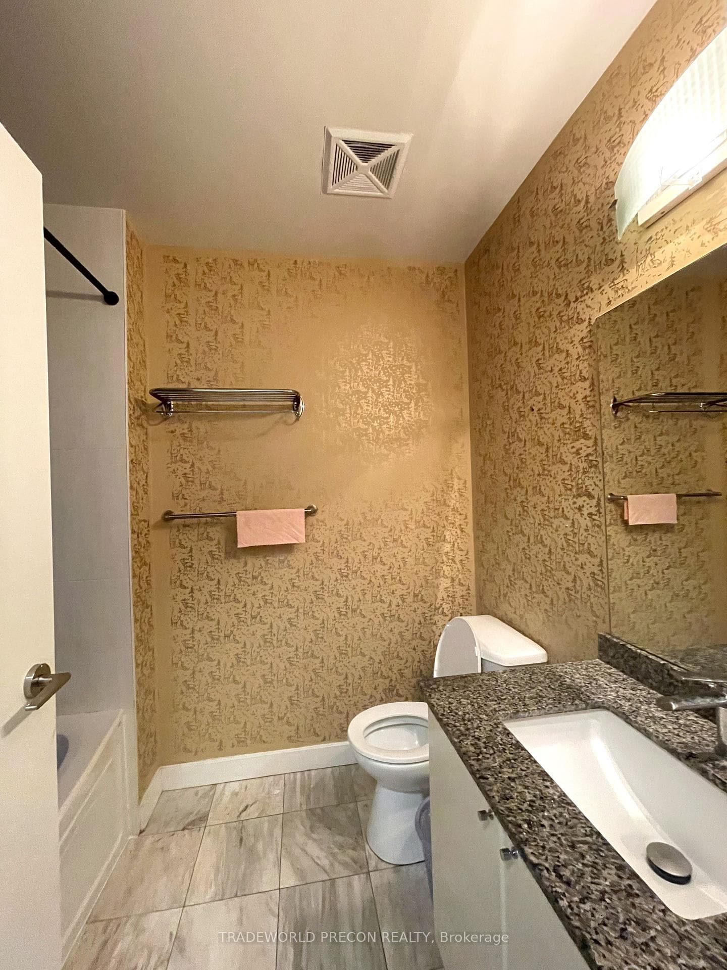 18 Harbour Street Unit 3202 photo 5