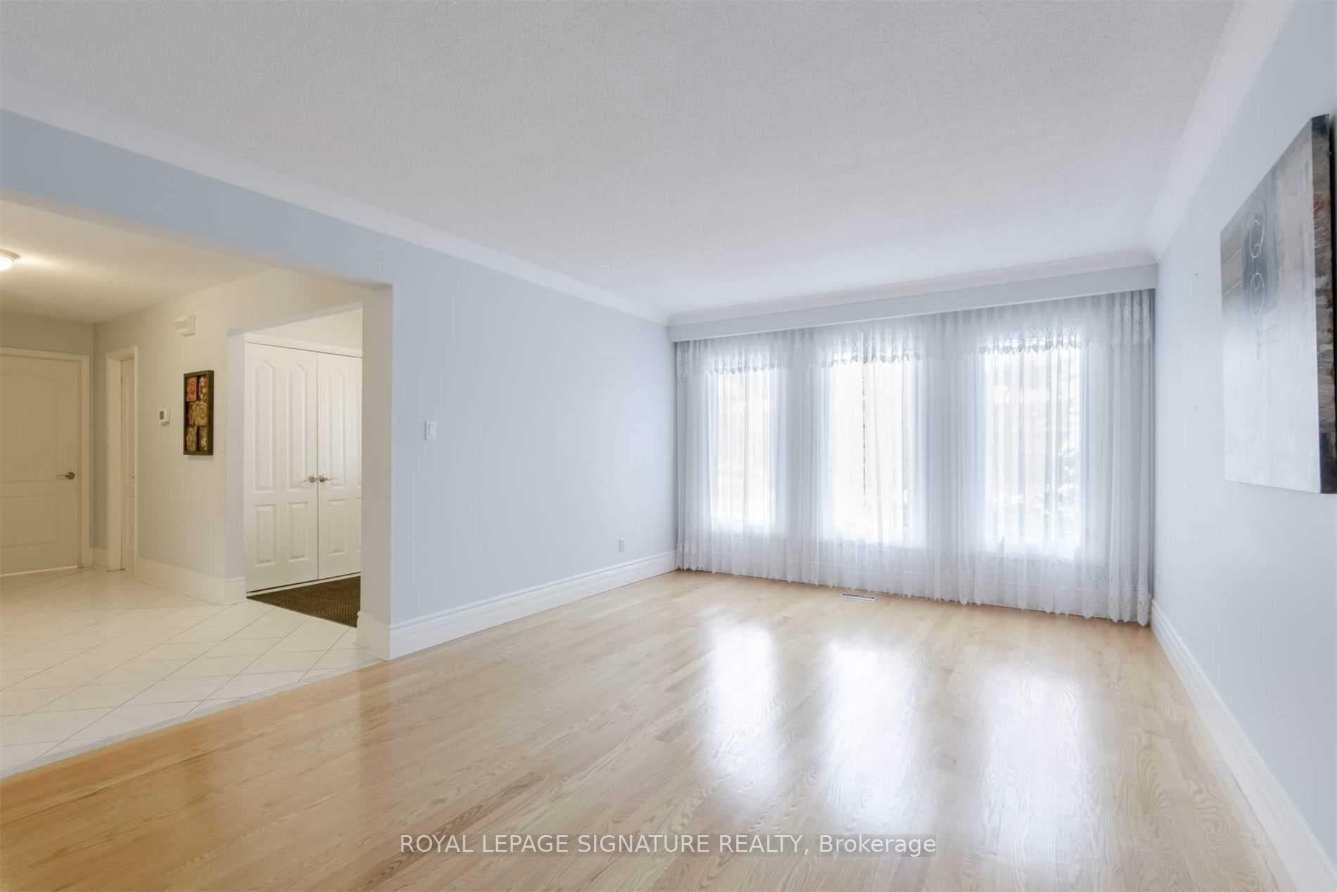 14 Canterbury Crescent photo 3