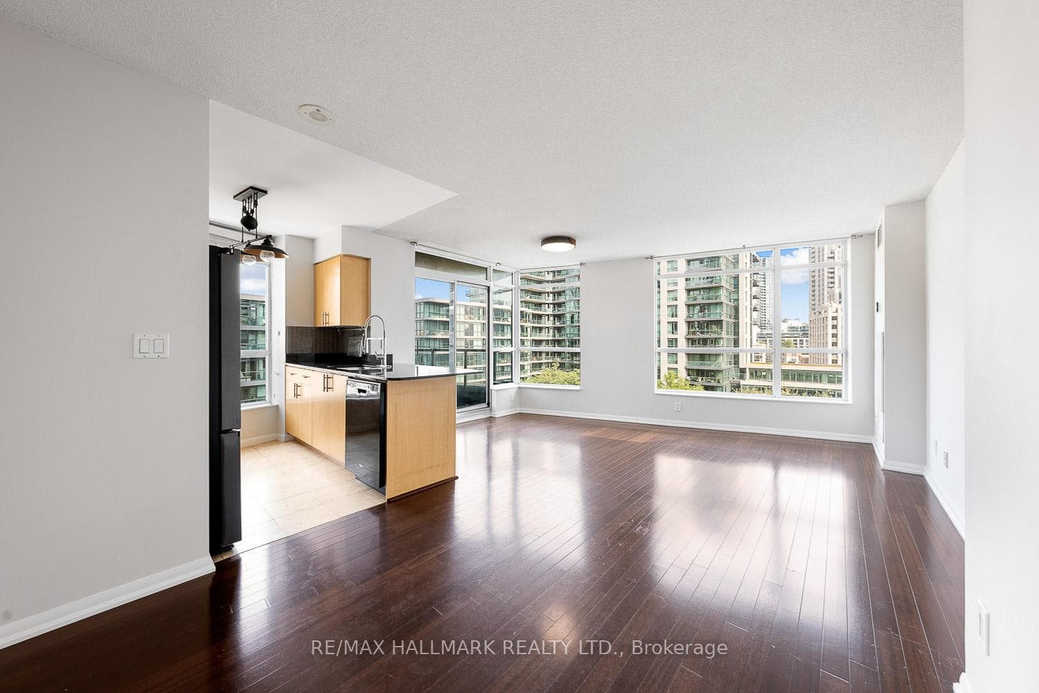 219 Fort York Boulevard Unit 603 photo 8