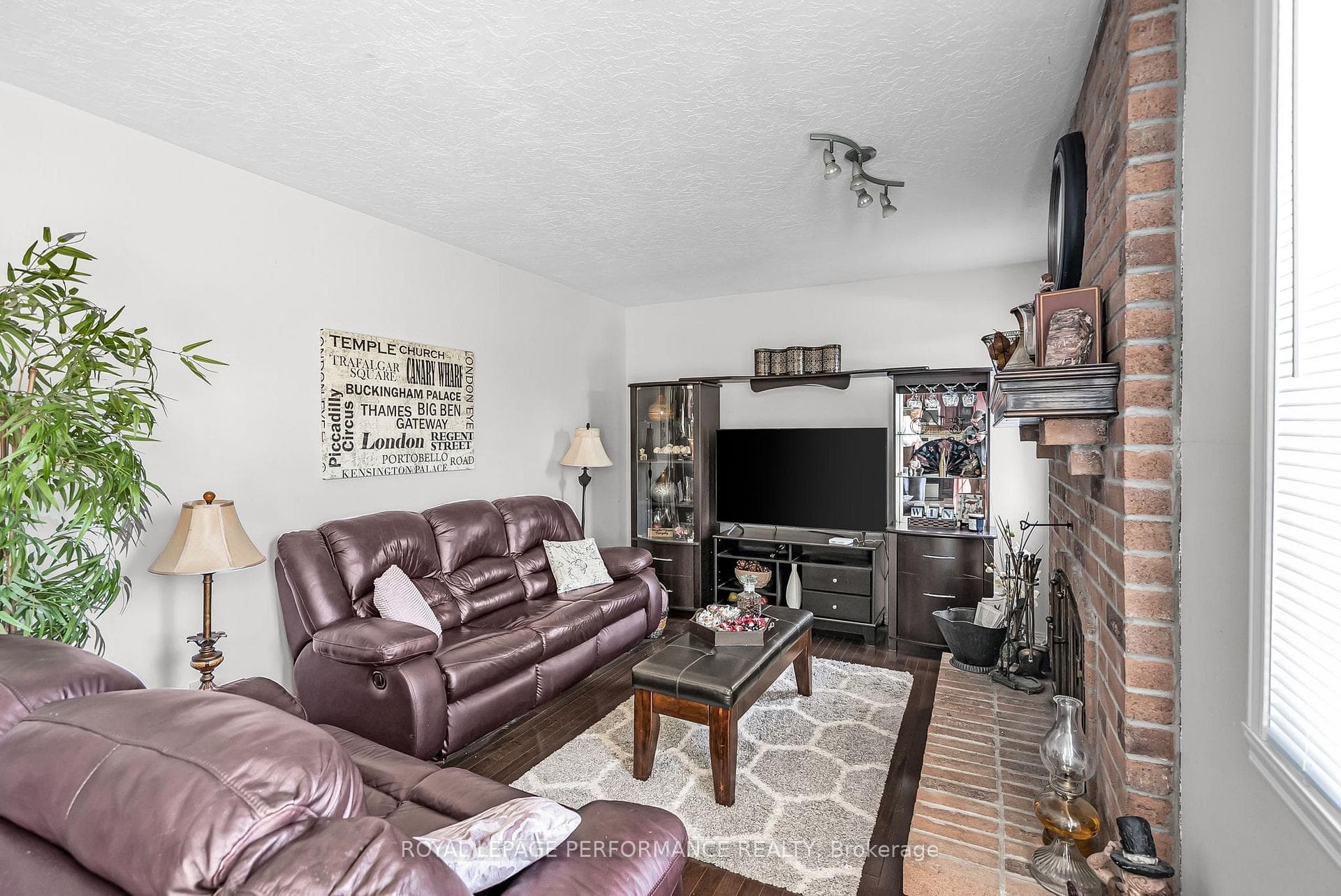 376 Sheridan Street photo 11