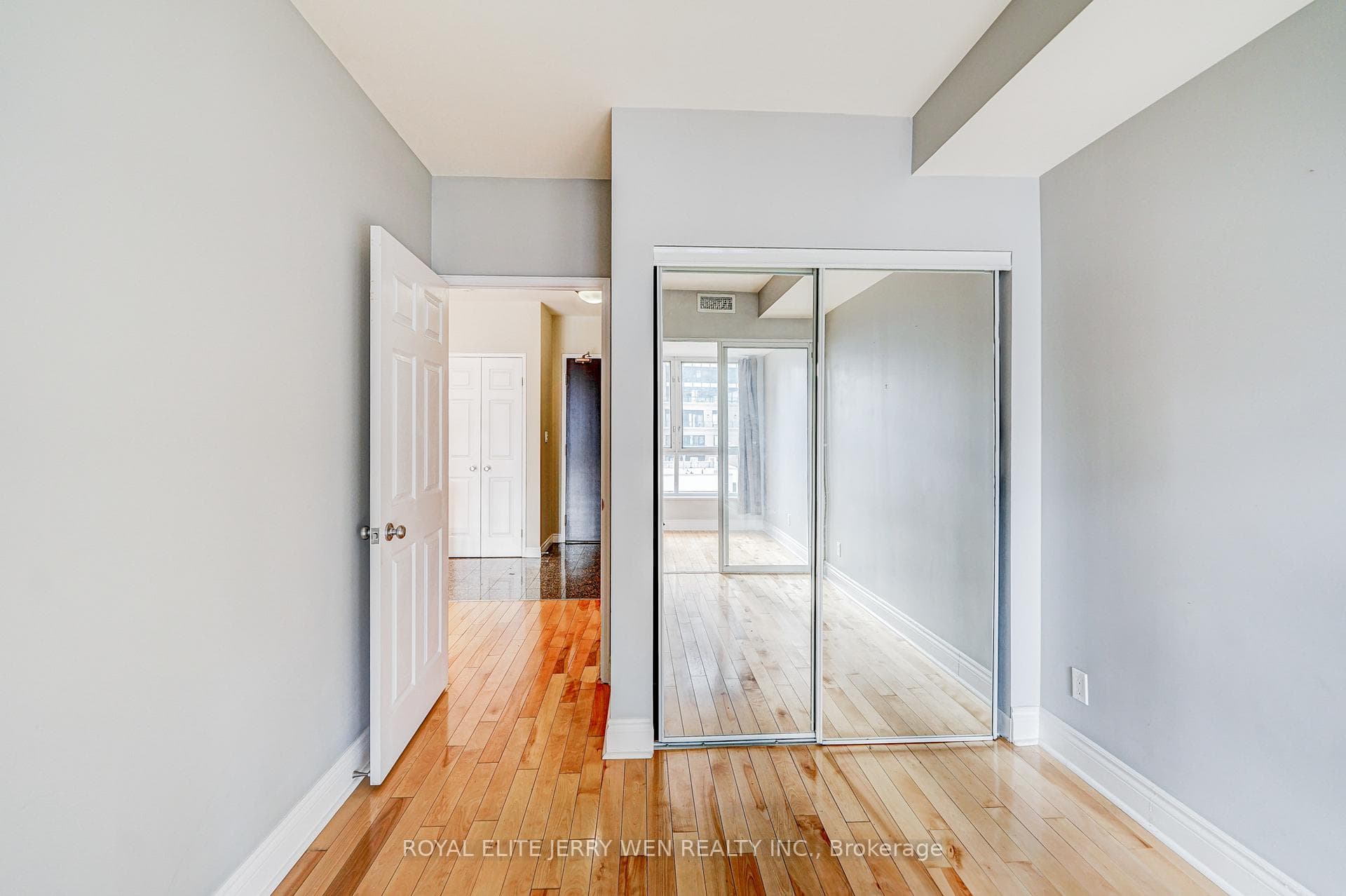 55 Bloor Street Unit 1809 photo 29