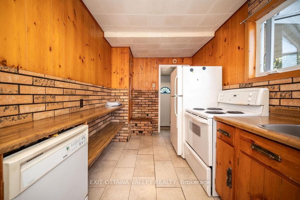 30 ALDER Crescent photo 20