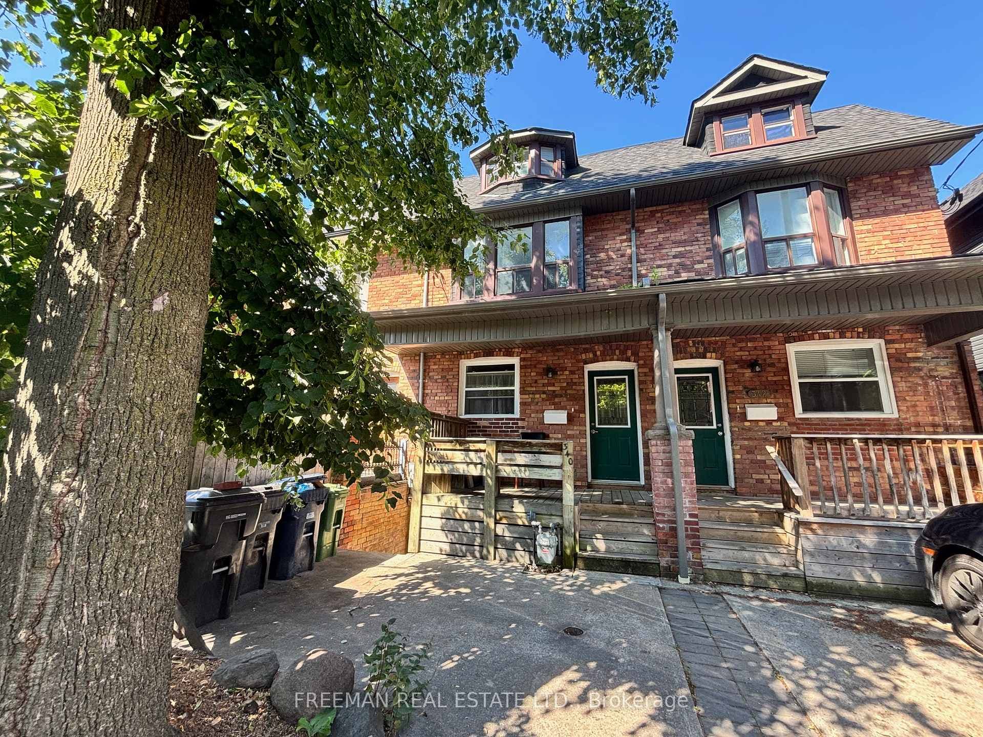 340 Howland Avenue Unit Upper photo 1