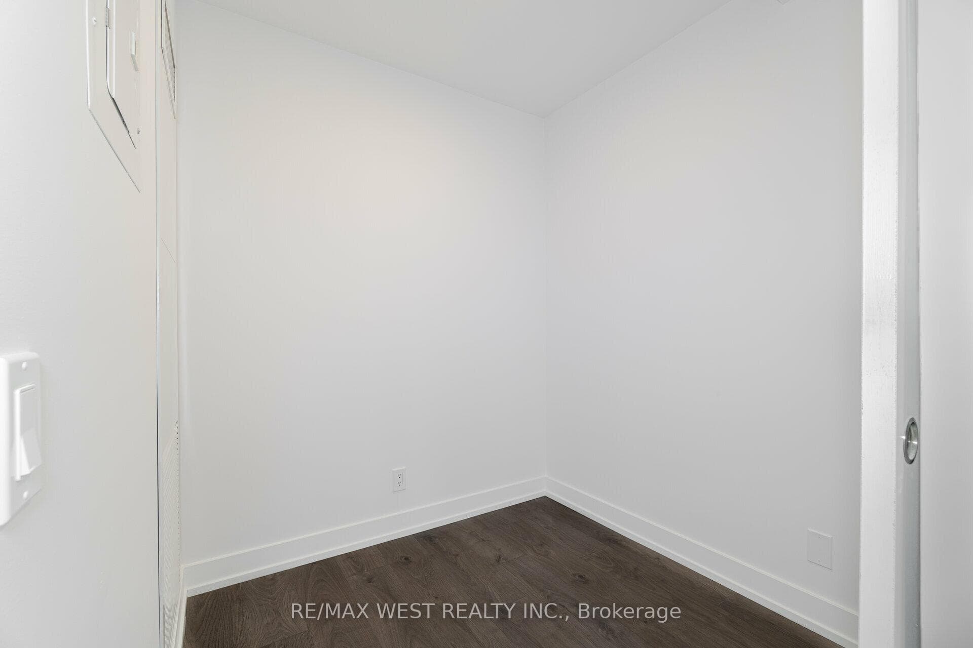 225 Veterans Drive Unit 501 photo 19