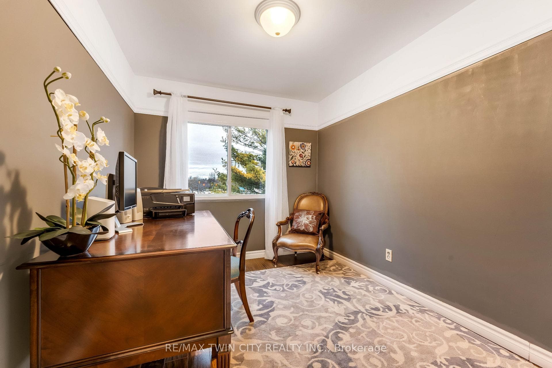 86 Overlea Drive photo 7
