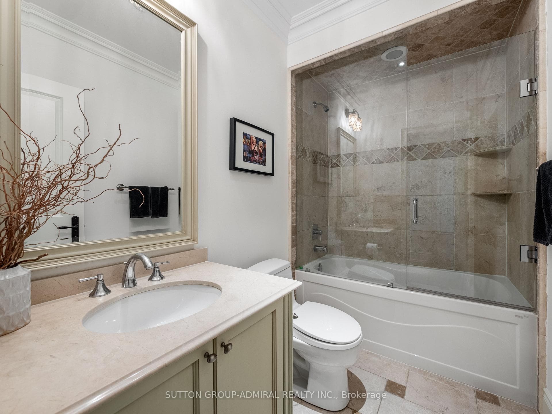 35 Wentworth Avenue photo 39