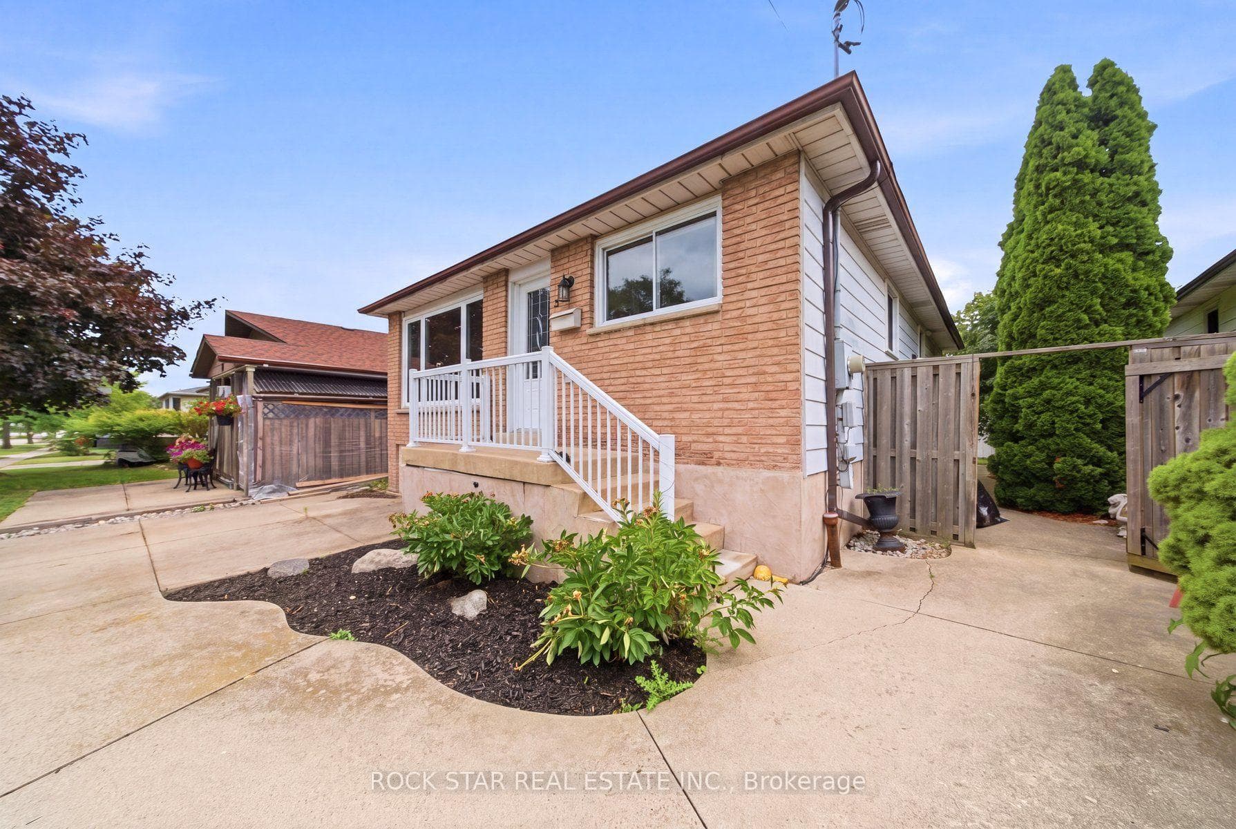 59 Aterno Drive Unit Main photo 2