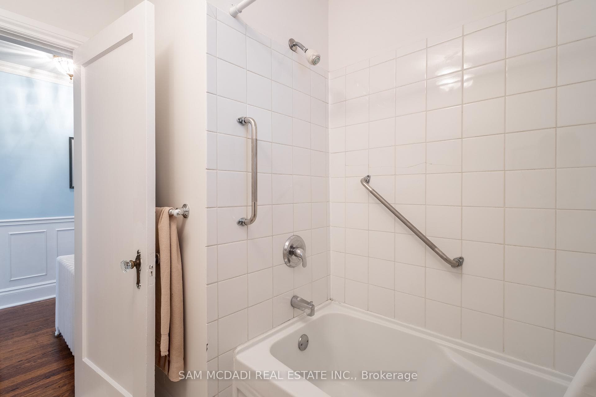 11 Brant Avenue photo 19