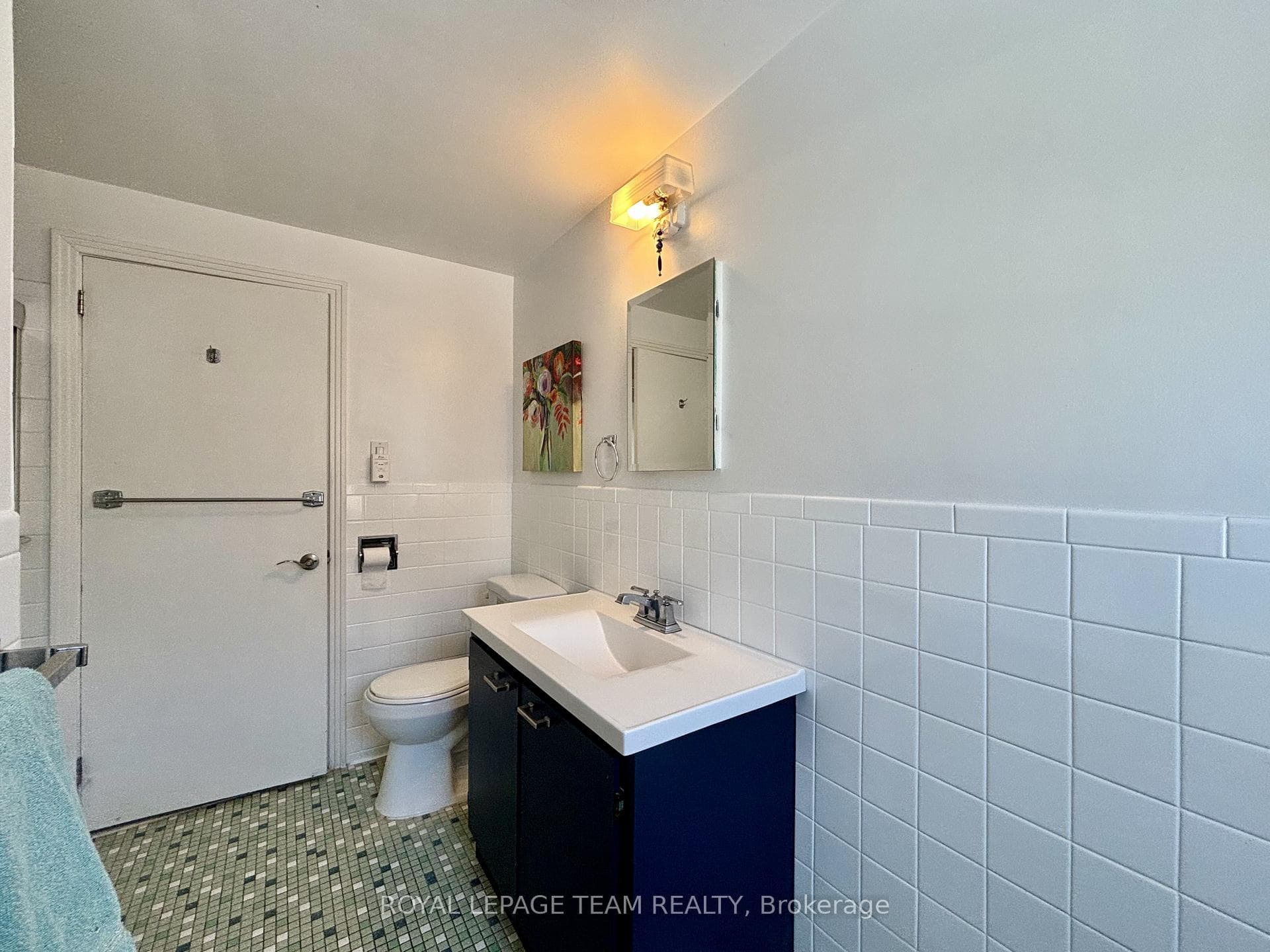 1052 FISHER Avenue photo 39