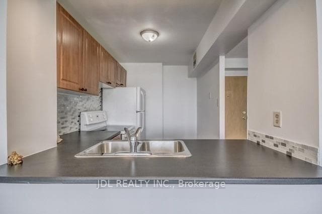 3050 Ellesmere Road Unit 604 photo 6