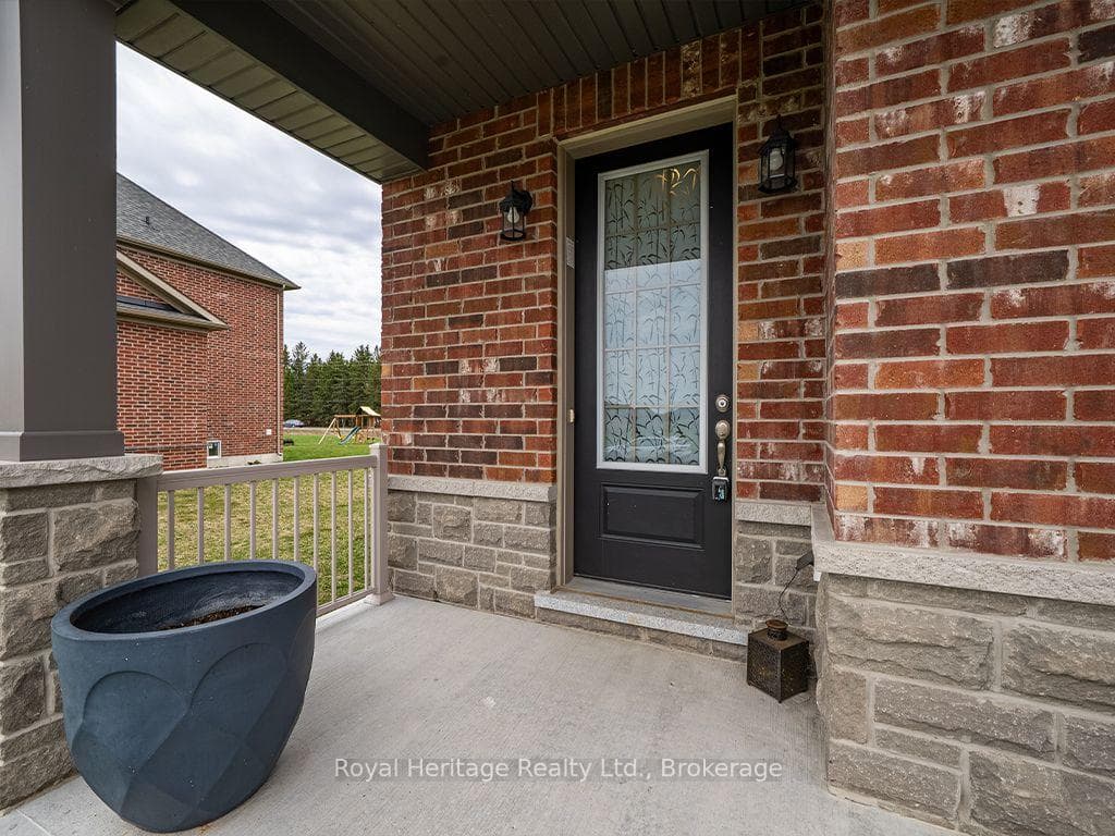 87 Summer Breeze Drive photo 2