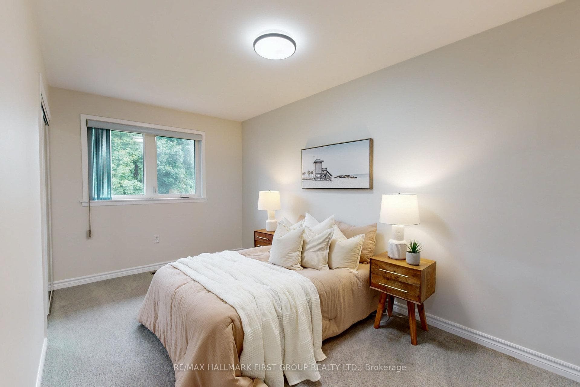 884 Sheppard Avenue photo 22