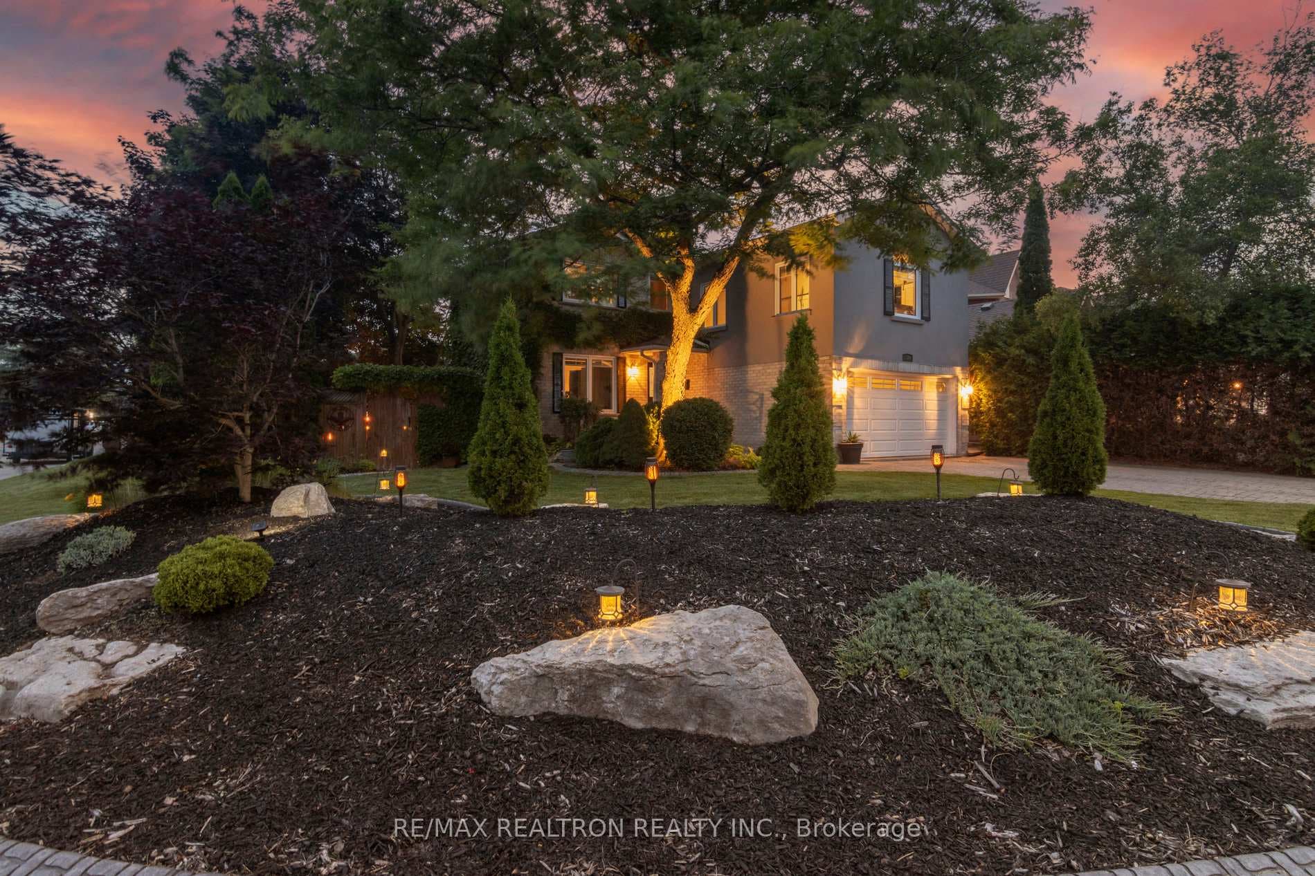 Large Corner Lot In The Heart Of Leslie Valley