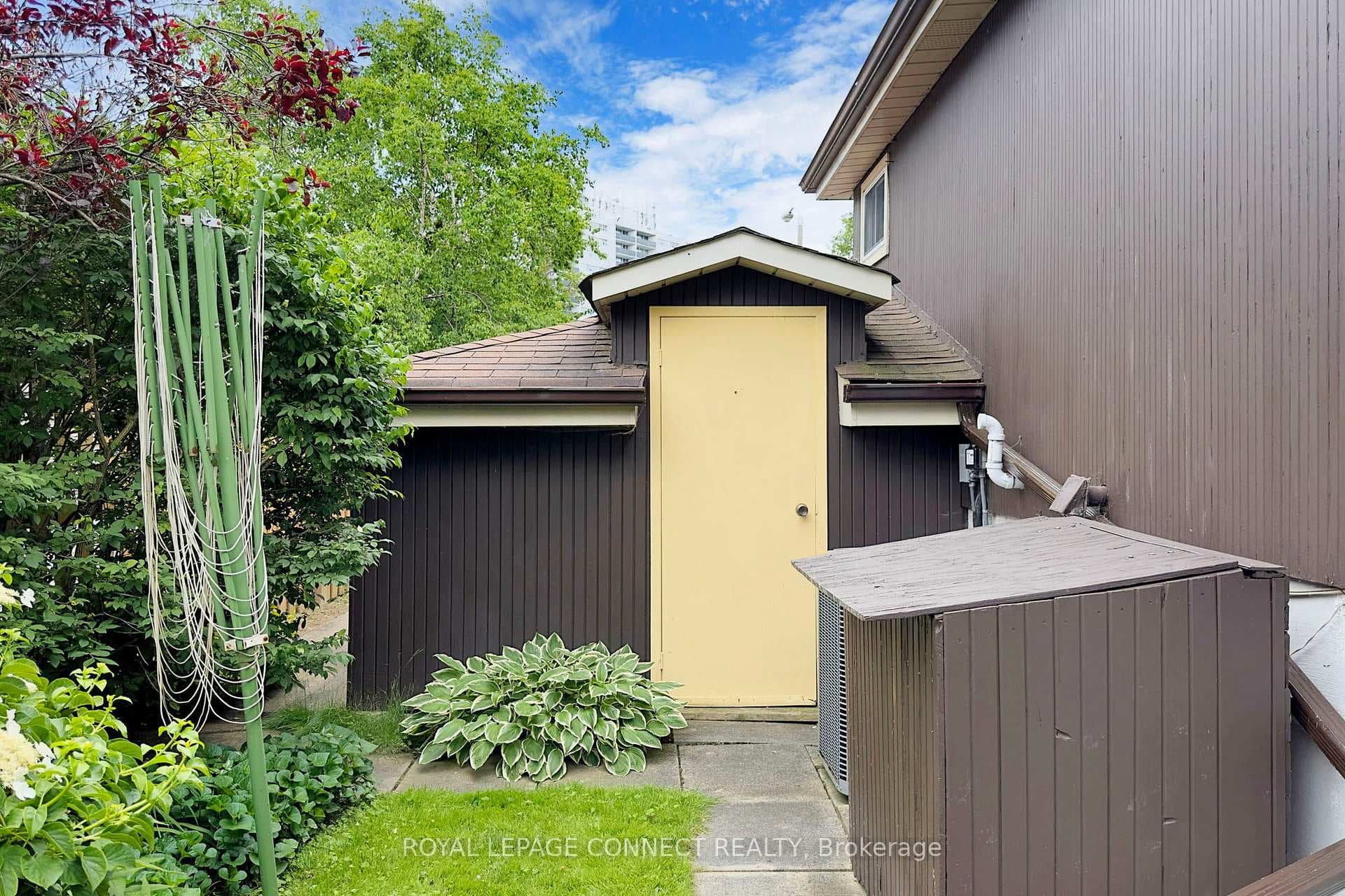 52 Bledlow Manor Drive photo 33