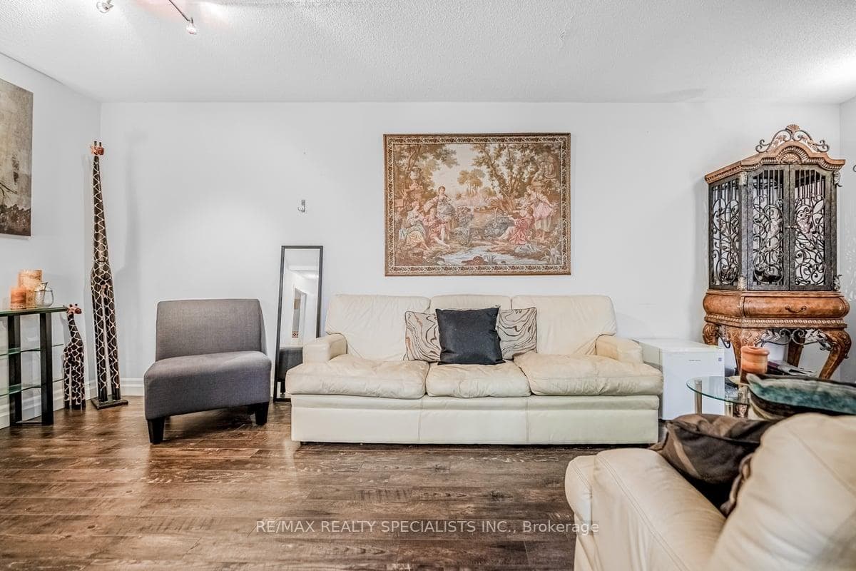 1224 Quest Circle photo 6