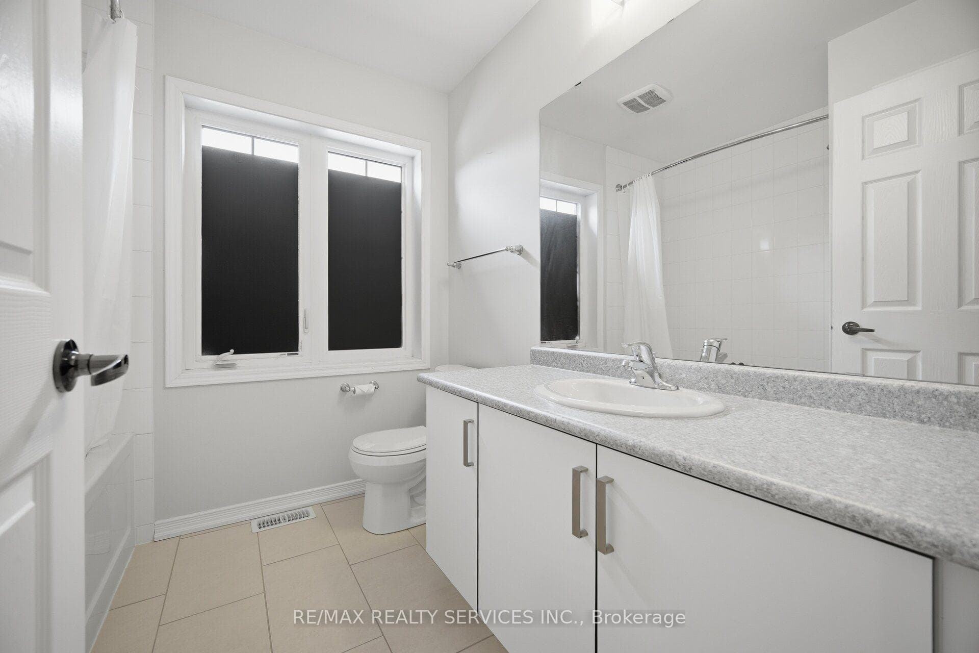 144 Baffin Crescent photo 35