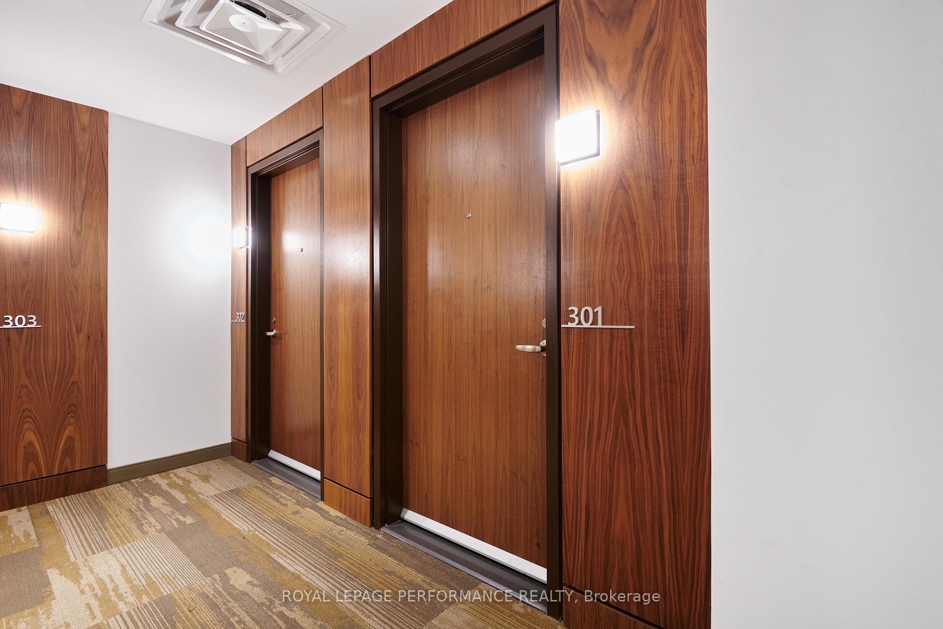 570 De Mazenod Avenue Unit 301 photo 4