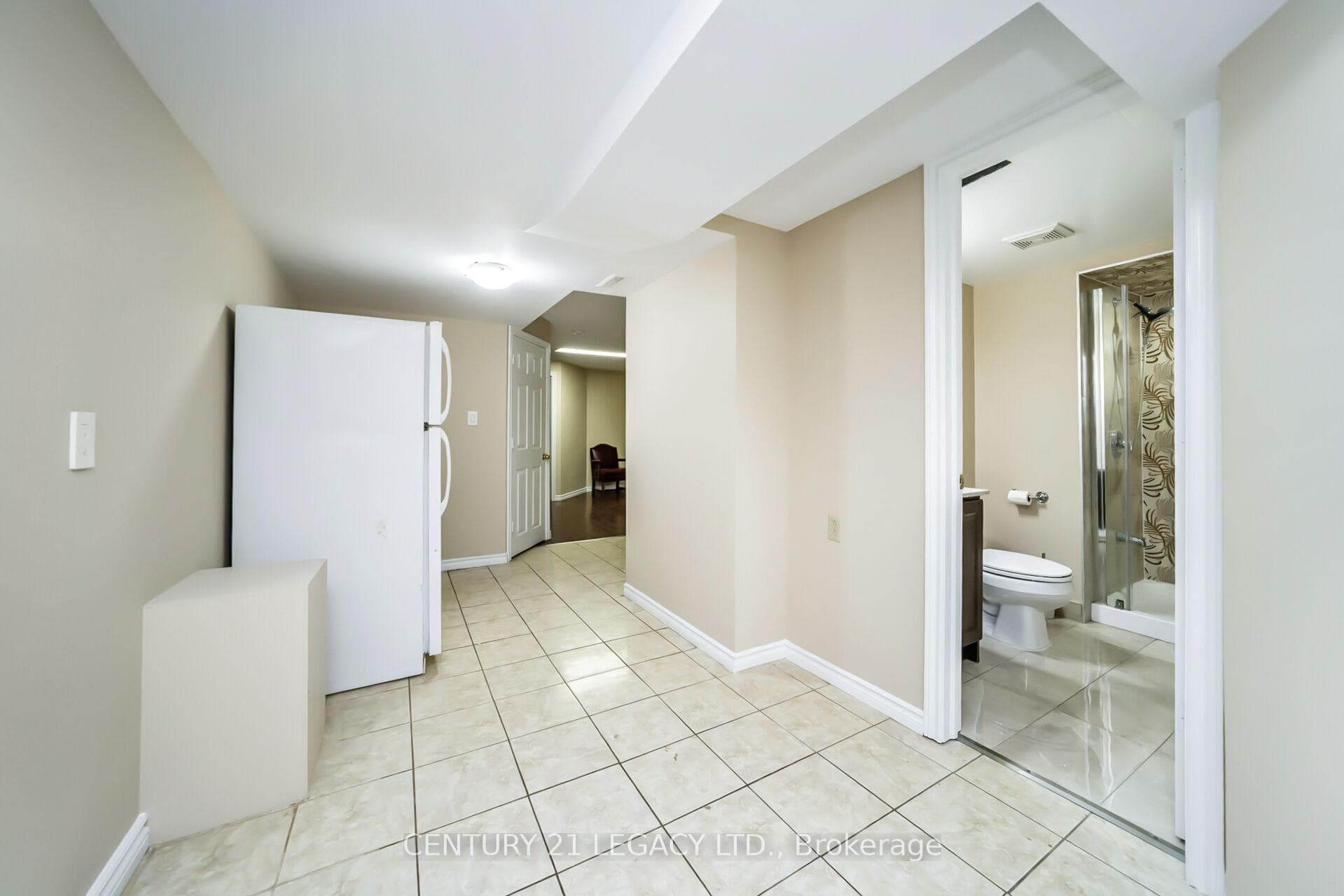 11 Nathaniel Crescent photo 41