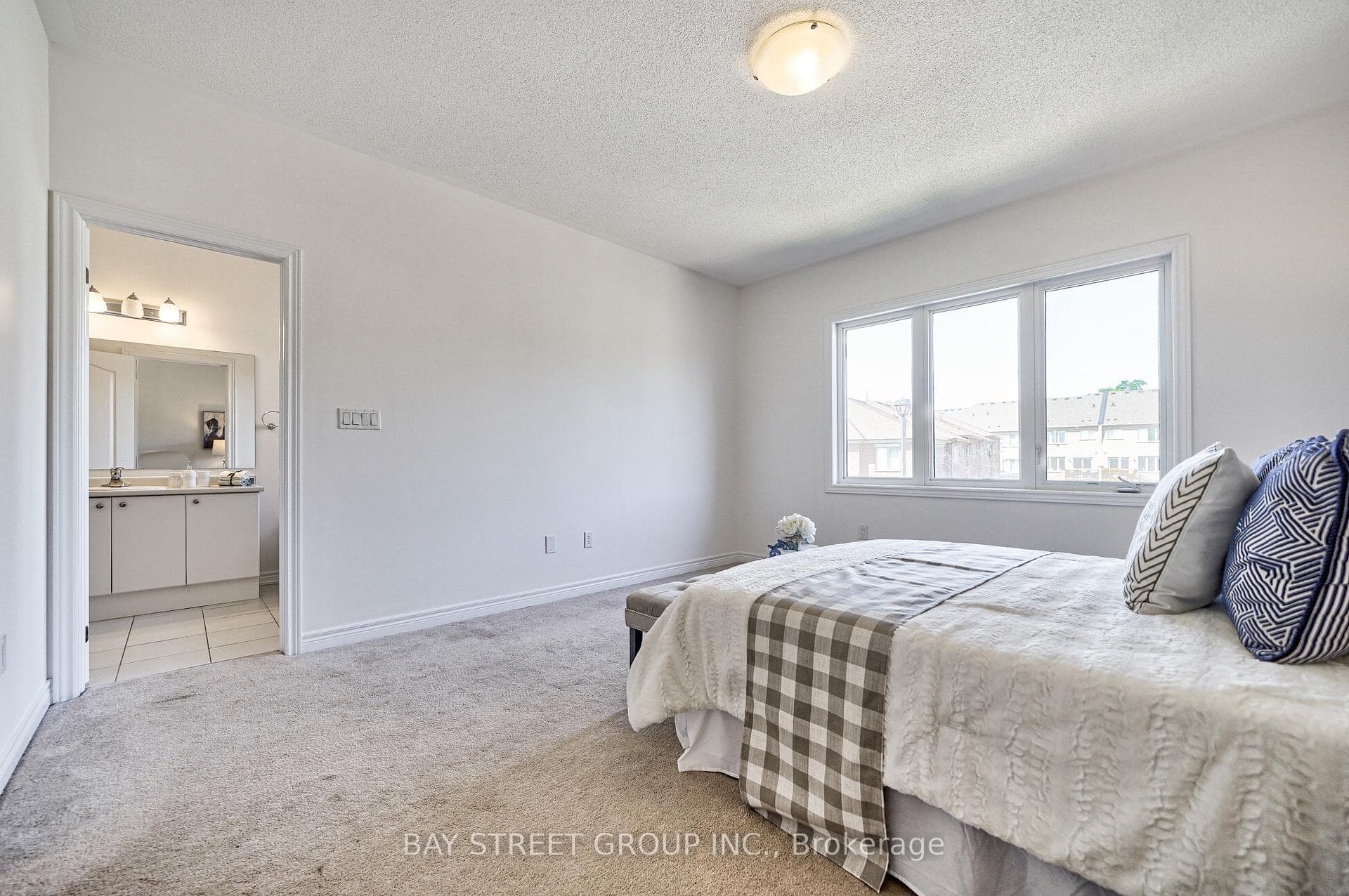 214 Paradelle Drive photo 29