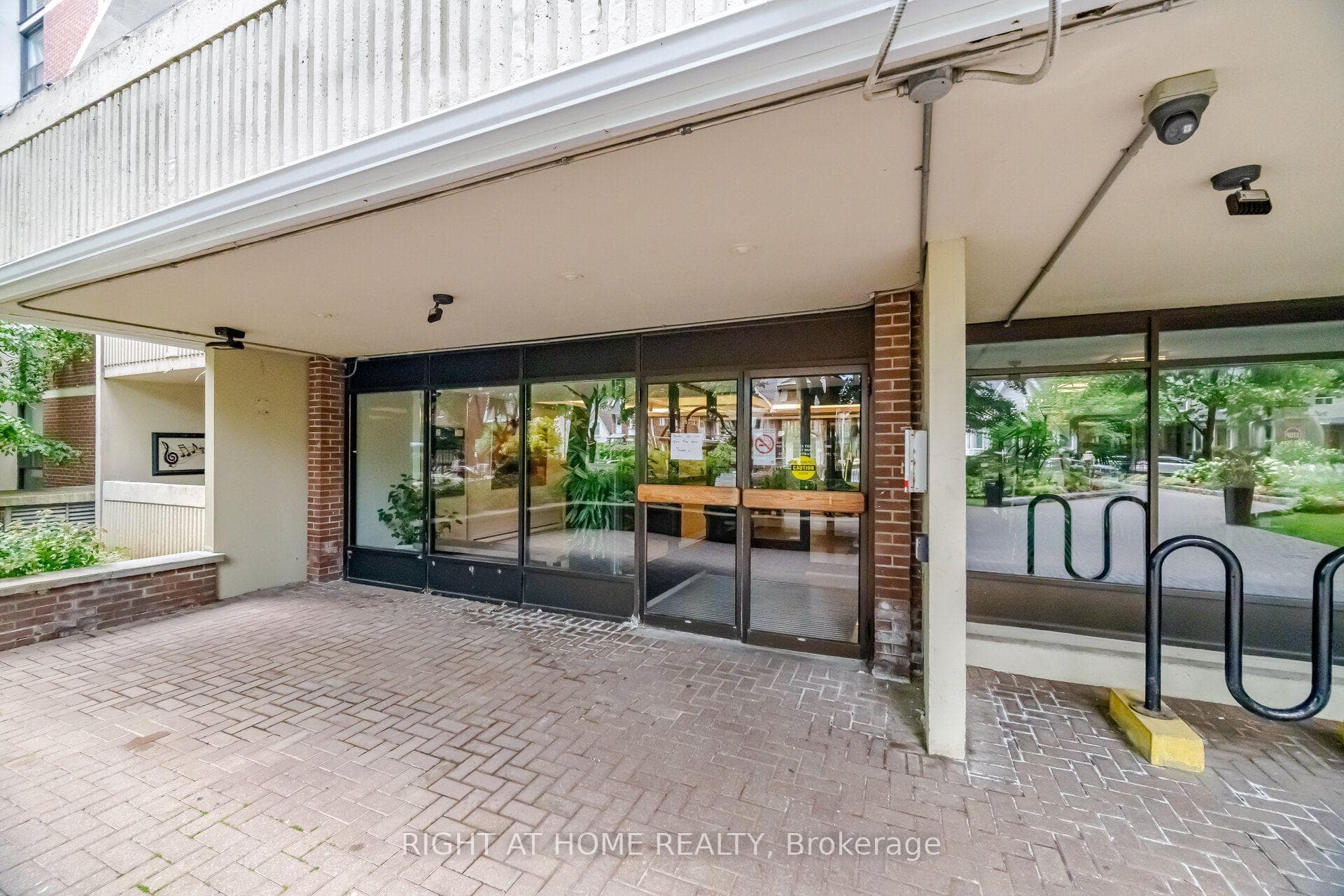 40 Homewood Avenue Unit 1104 photo 4