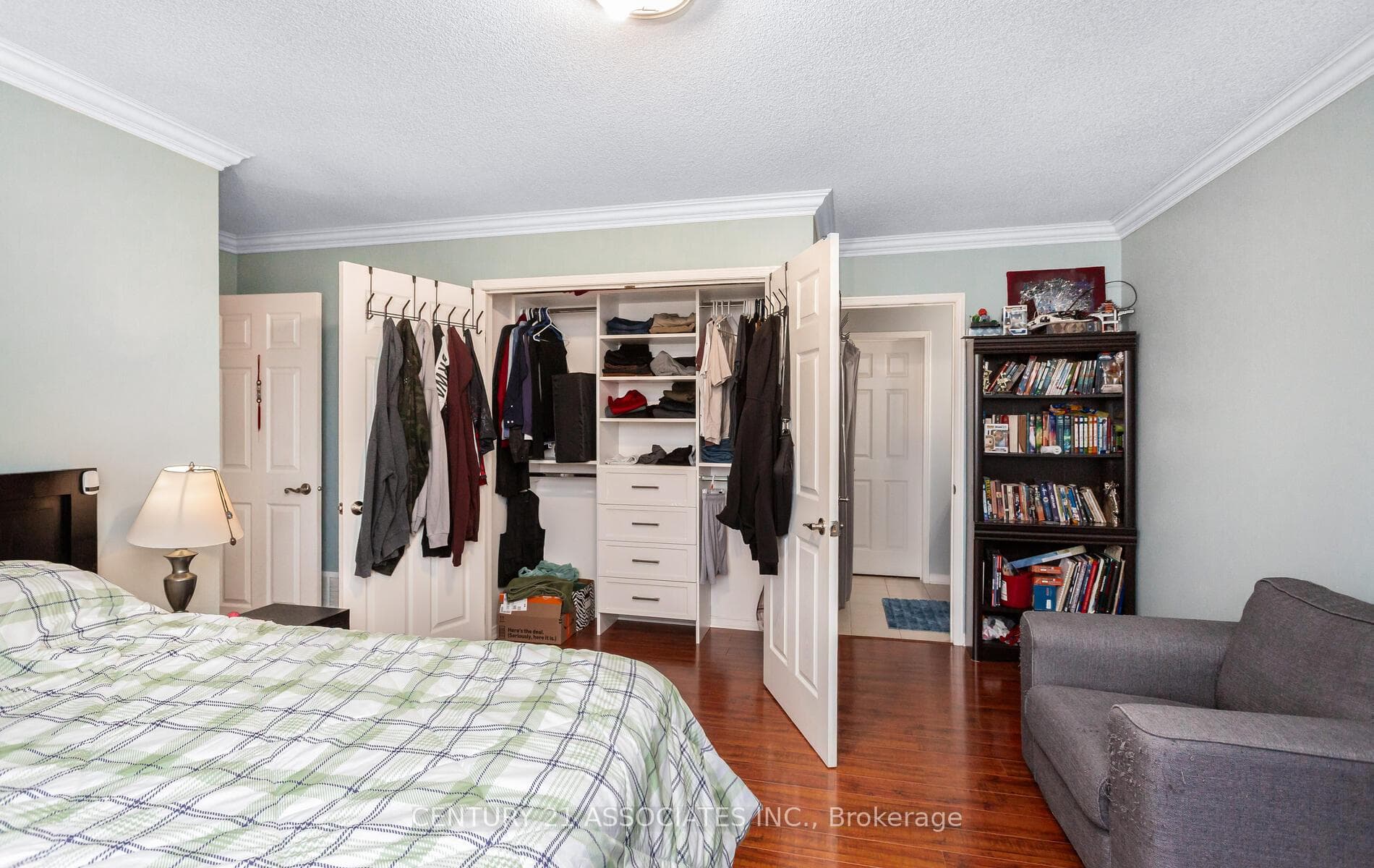 998 Vickerman Way Unit (UPPER LEVELS) photo 36