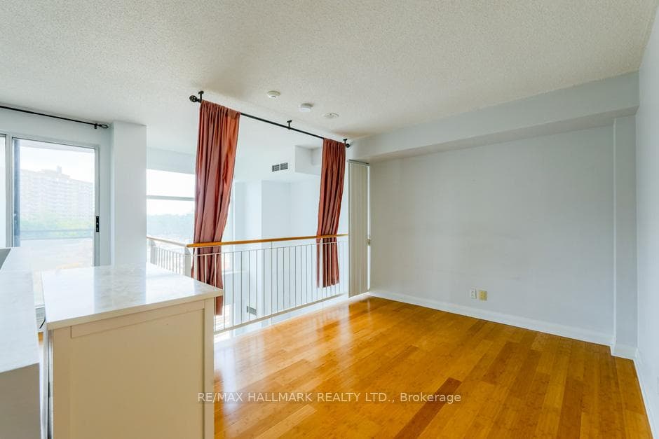 18 Merton Street Unit 513 photo 17