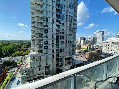 33 Helendale Avenue Unit 701 photo 2
