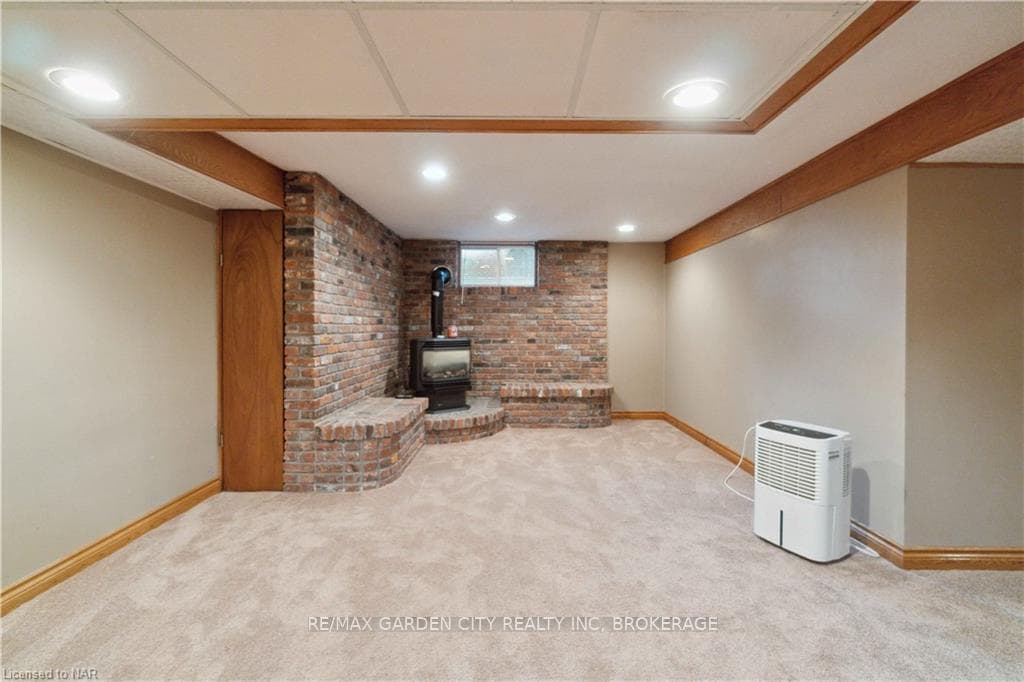 671 CANBORO Street photo 40