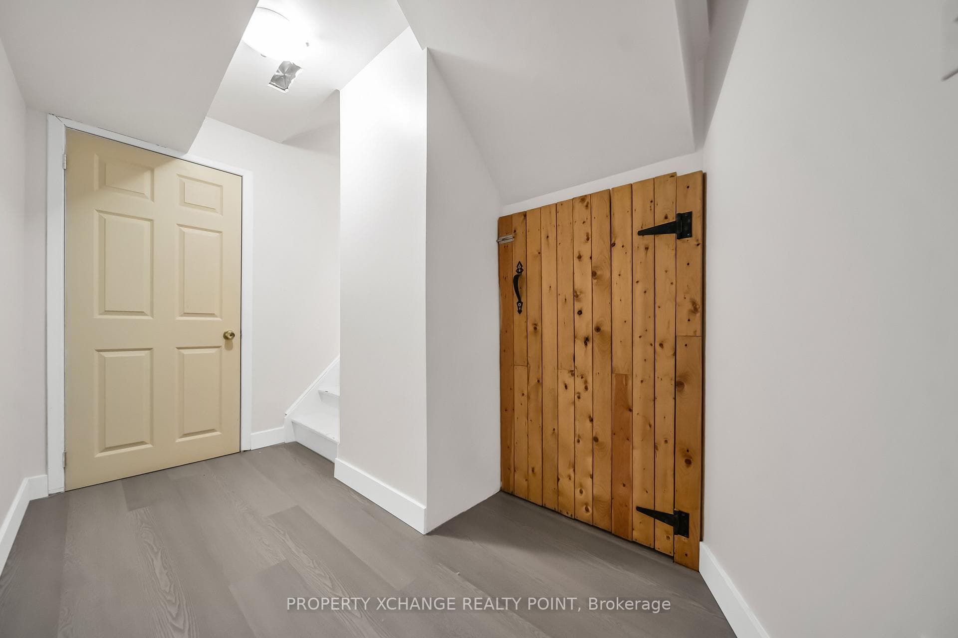 1187 Springbank Drive photo 33