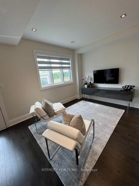 128 Stokes Drive photo 3