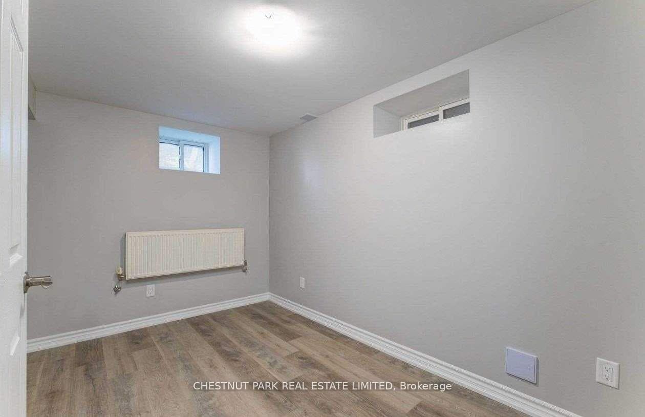 110 Livingstone Avenue Unit Lower photo 12