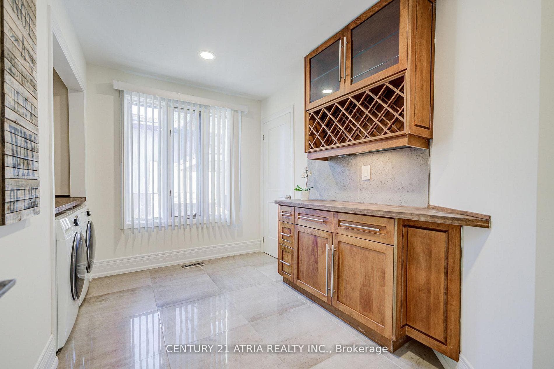 27 Denlow Boulevard photo 39