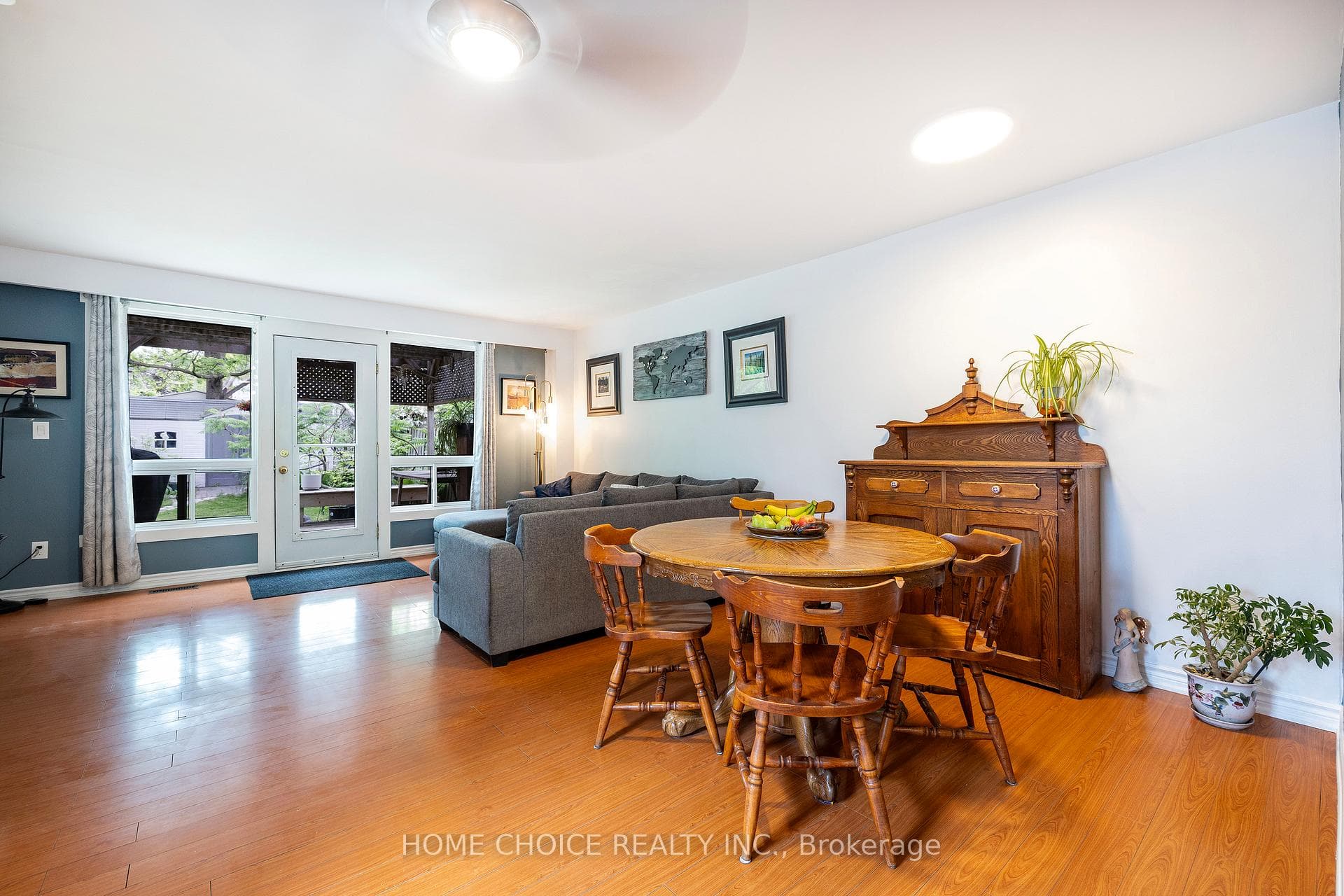 526 Minto Court photo 14