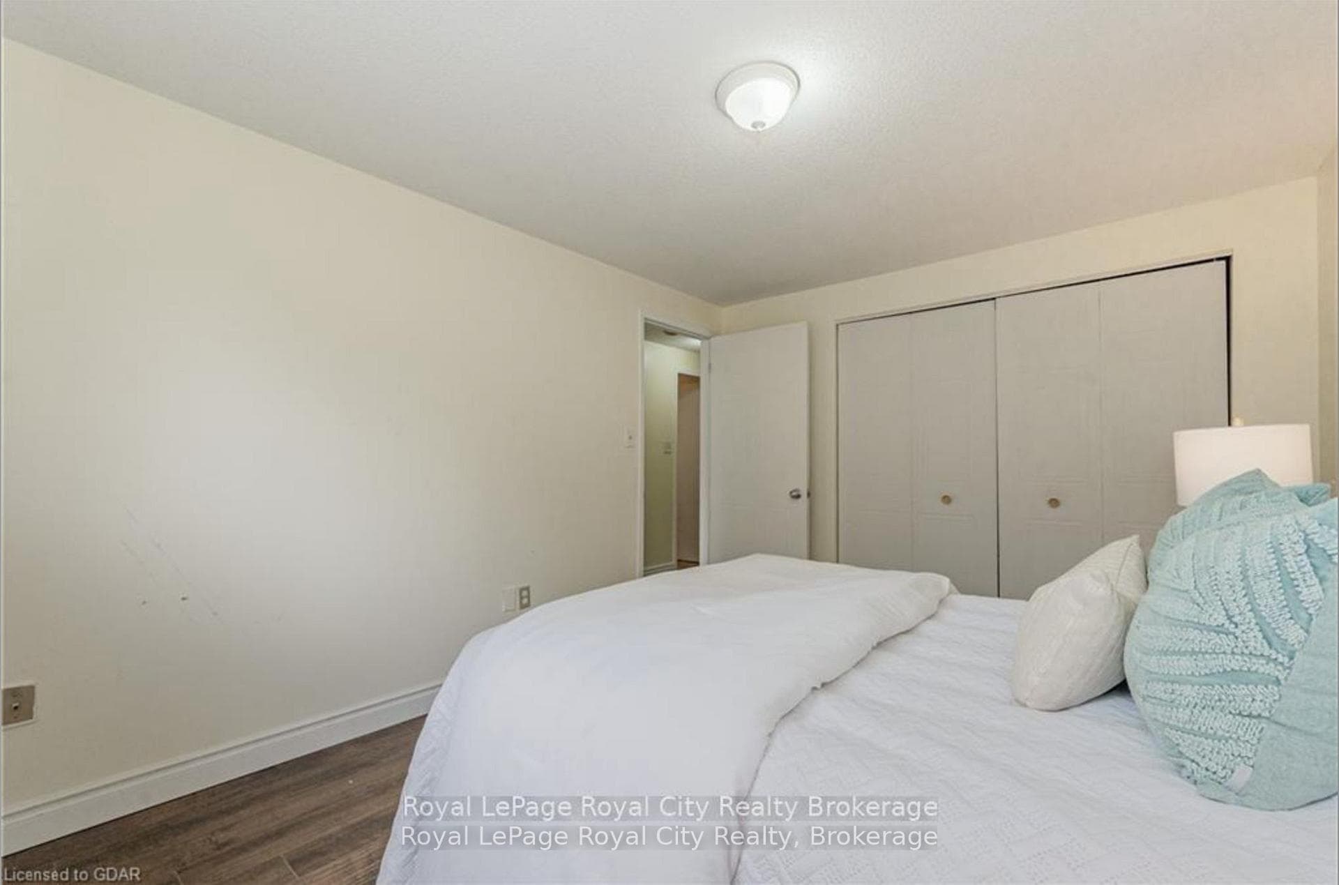 180 MARKSAM Road Unit 80 photo 28