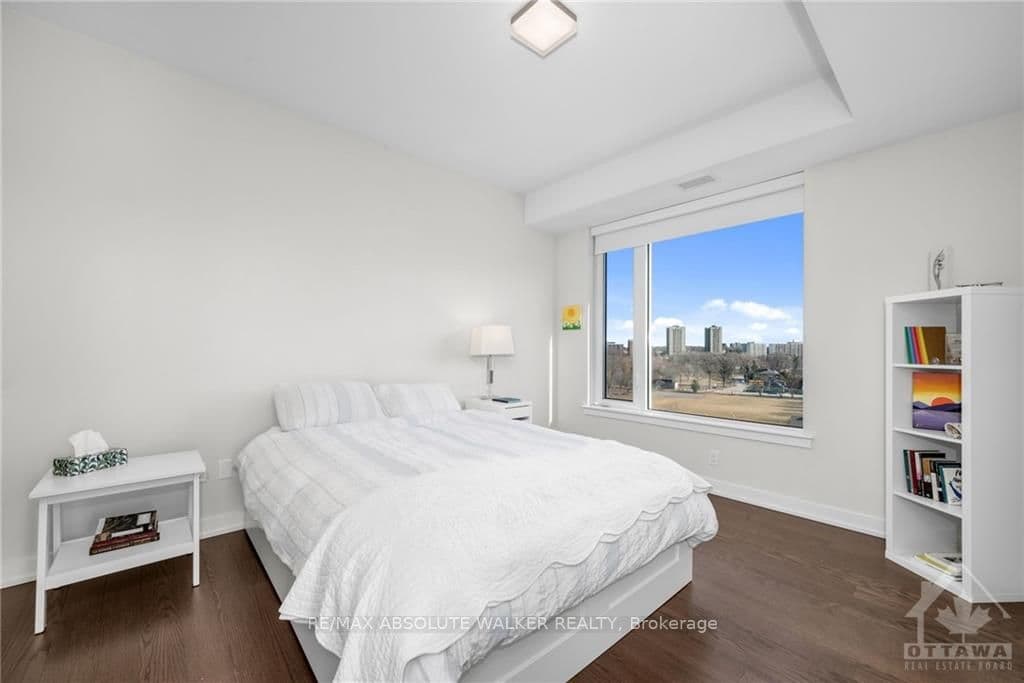530 DE MAZENOD Avenue Unit 605 photo 14