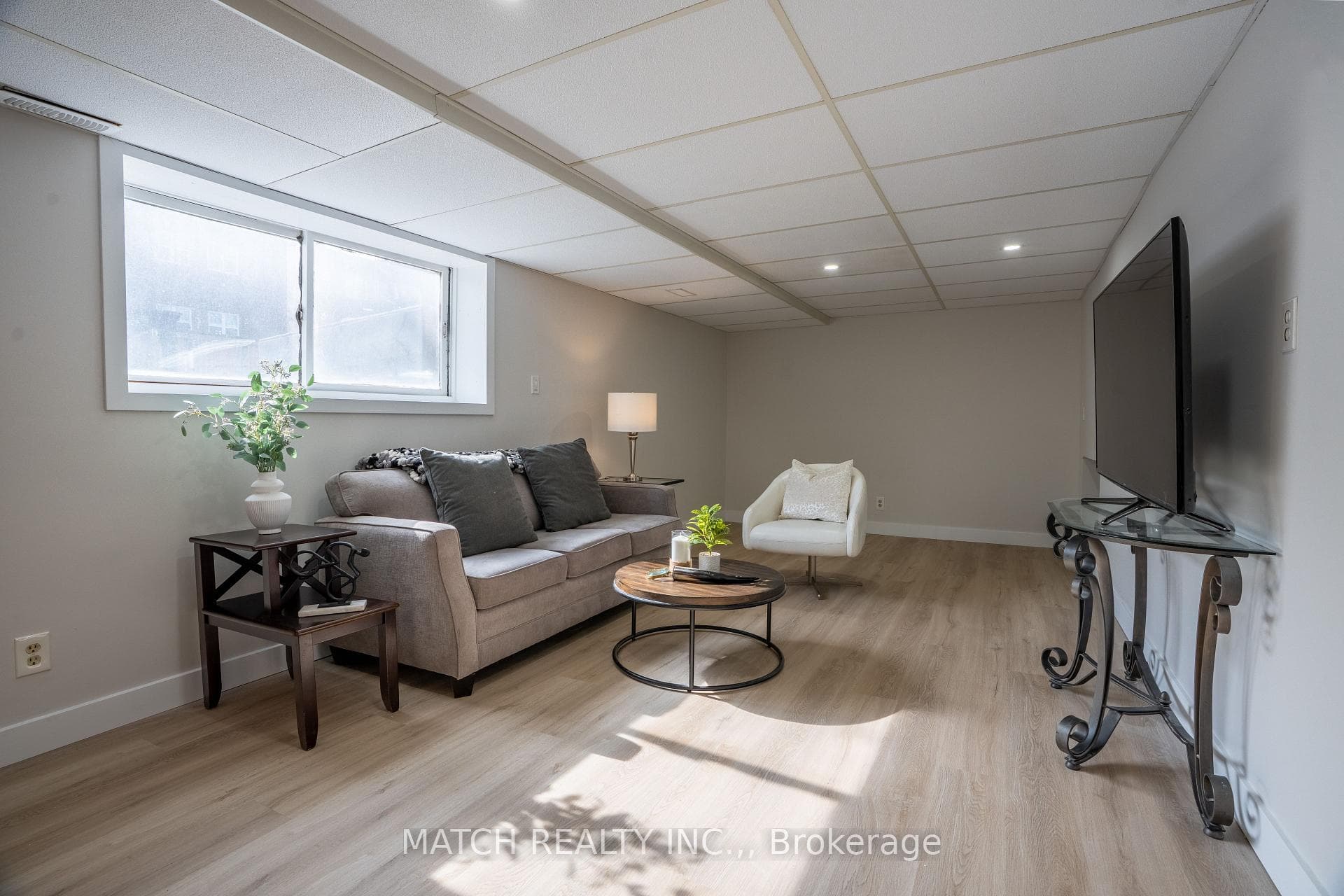 72 Randolf Crescent photo 26
