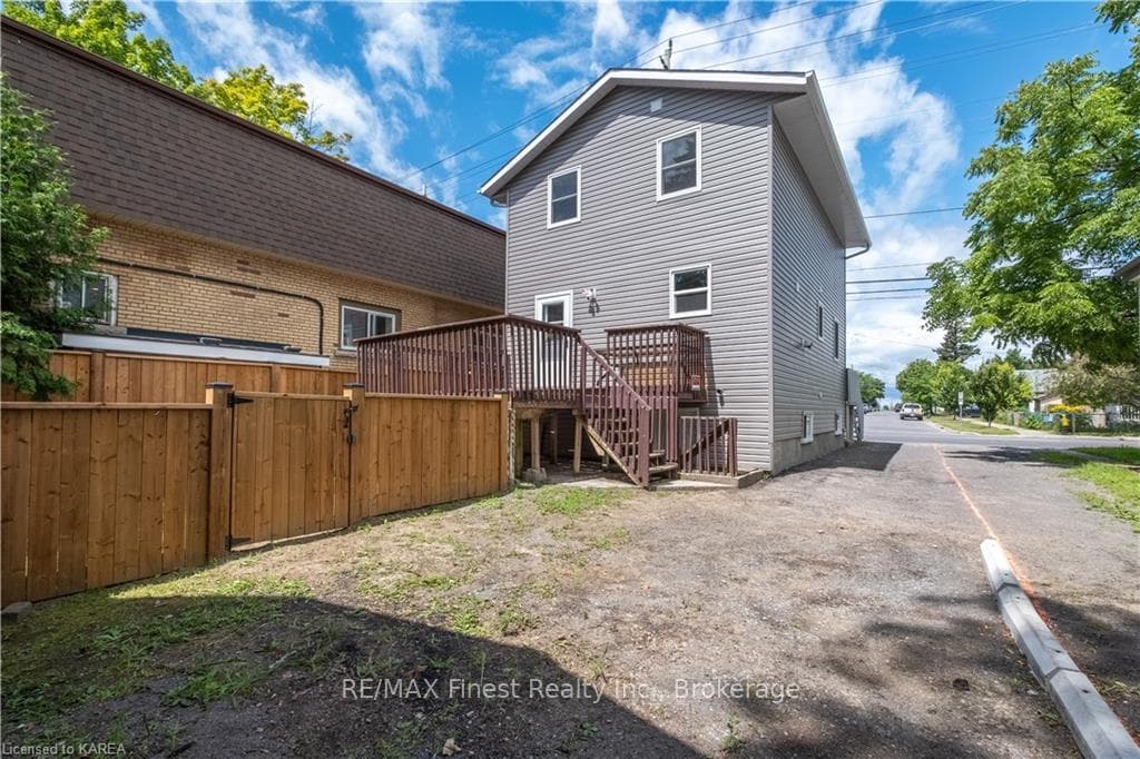 210 CONCESSION Street photo 26
