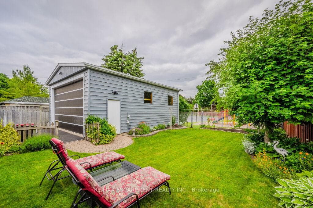 55 Admiral Road photo 37